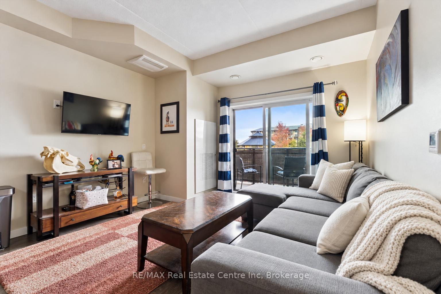 Photo 4 of Unit 103, 25 Kay Crescent, Guelph, Pineridge/Westminster Woods — HOMEH