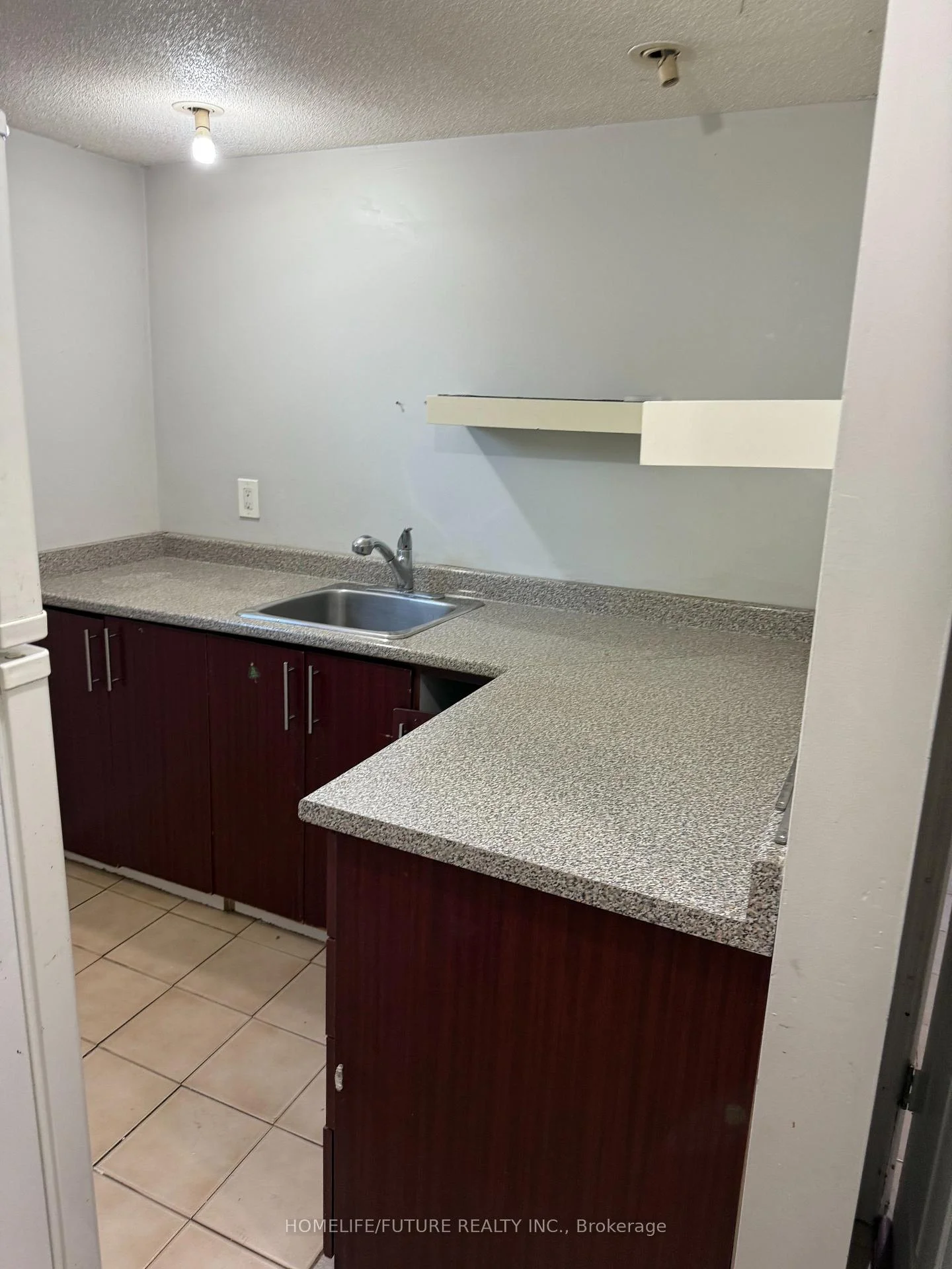 Photo 6 of Unit Bsmt, 7147 Harwick Drive, Mississauga, Malton — HOMEH
