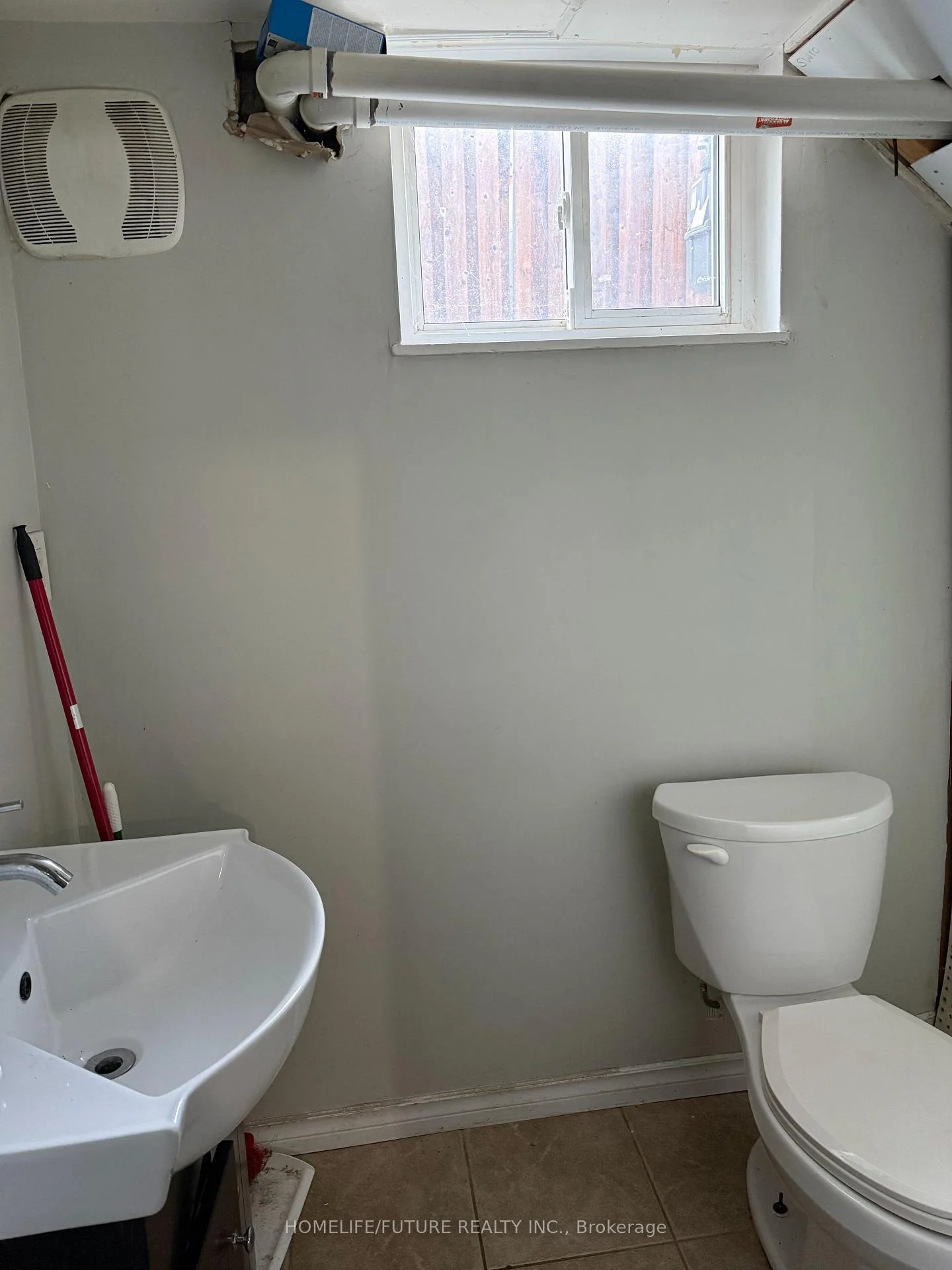 Photo 10 of Unit Bsmt, 7147 Harwick Drive, Mississauga, Malton — HOMEH