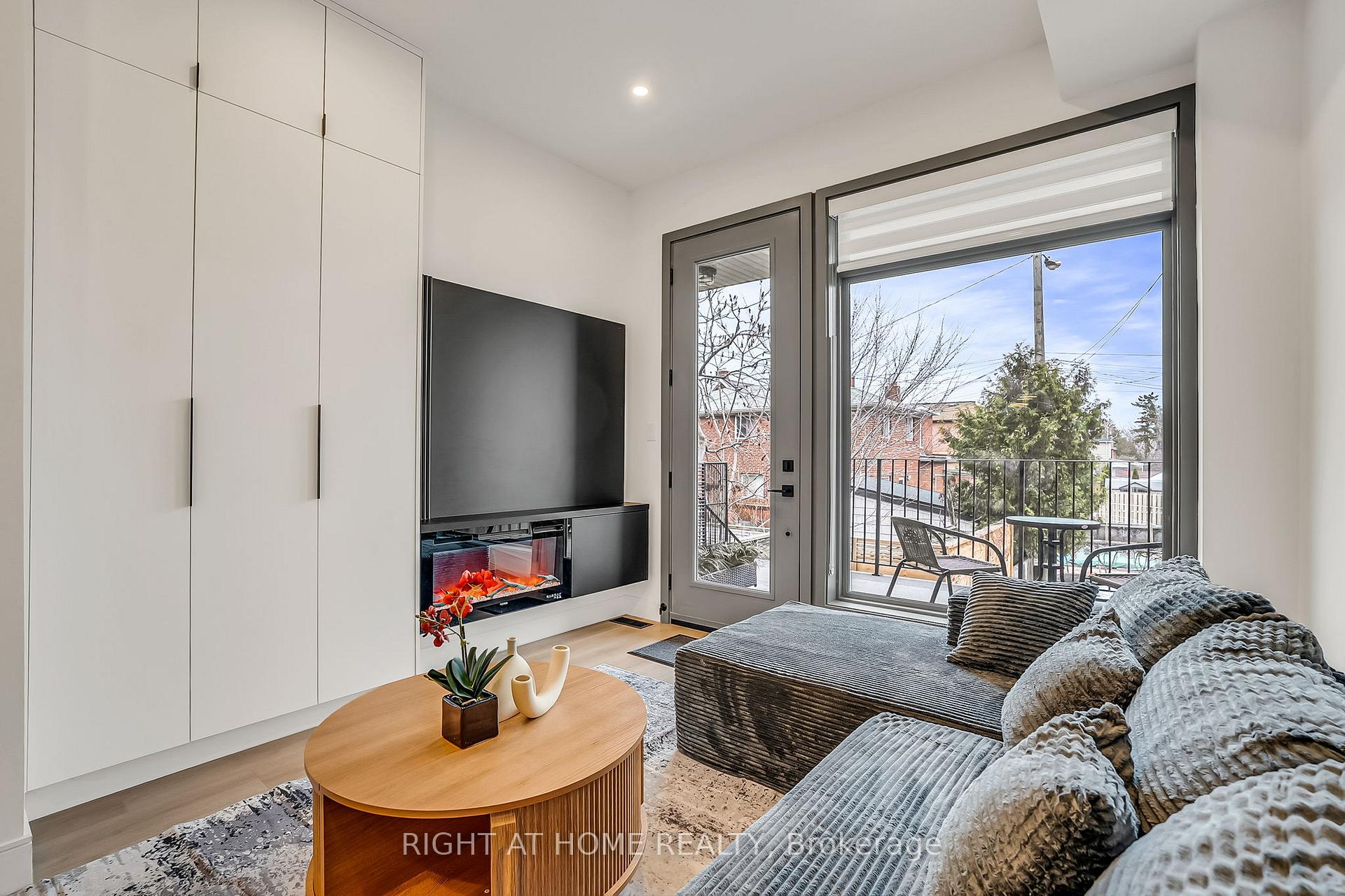 Photo 3 of Unit Unit 2, 1169 Davenport Road, Toronto, Wychwood — HOMEH