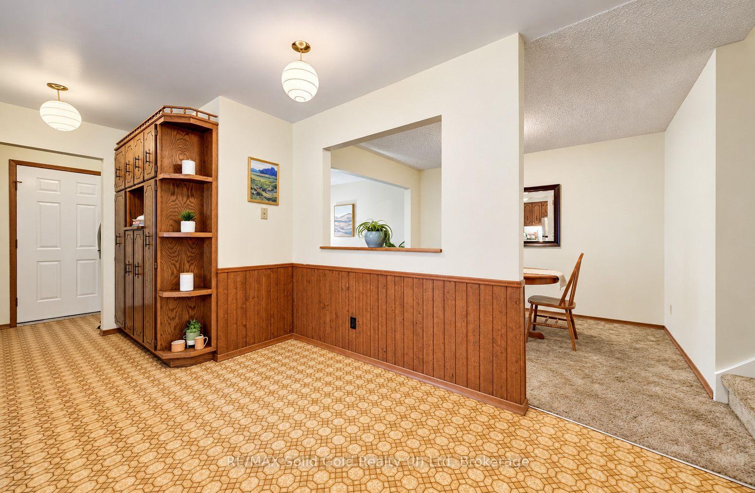 Photo 12 of 15 Uxbridge Crescent, Kitchener, Country Hills West — HOMEH