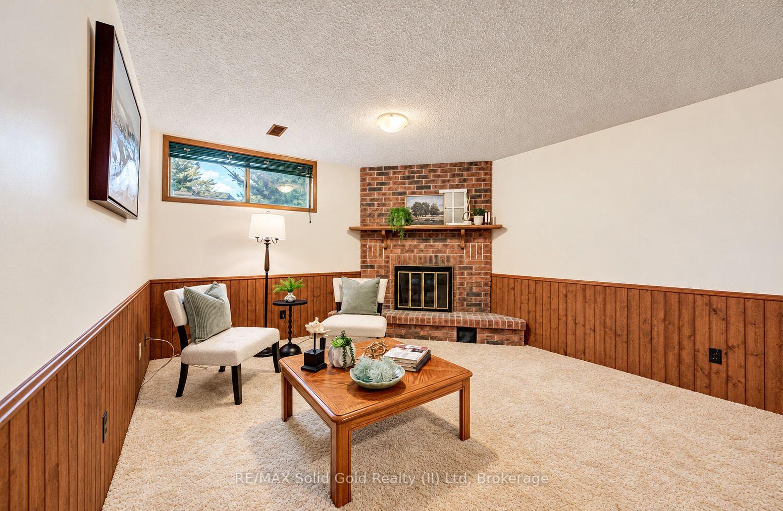 Photo 19 of 15 Uxbridge Crescent, Kitchener, Country Hills West — HOMEH