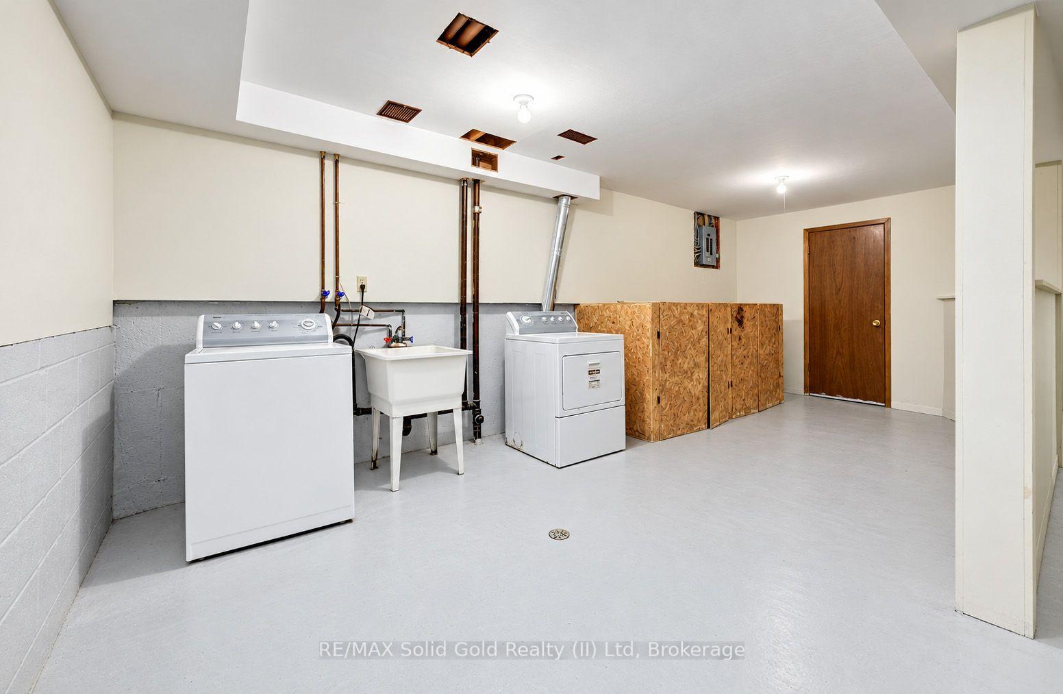 Photo 23 of 15 Uxbridge Crescent, Kitchener, Country Hills West — HOMEH