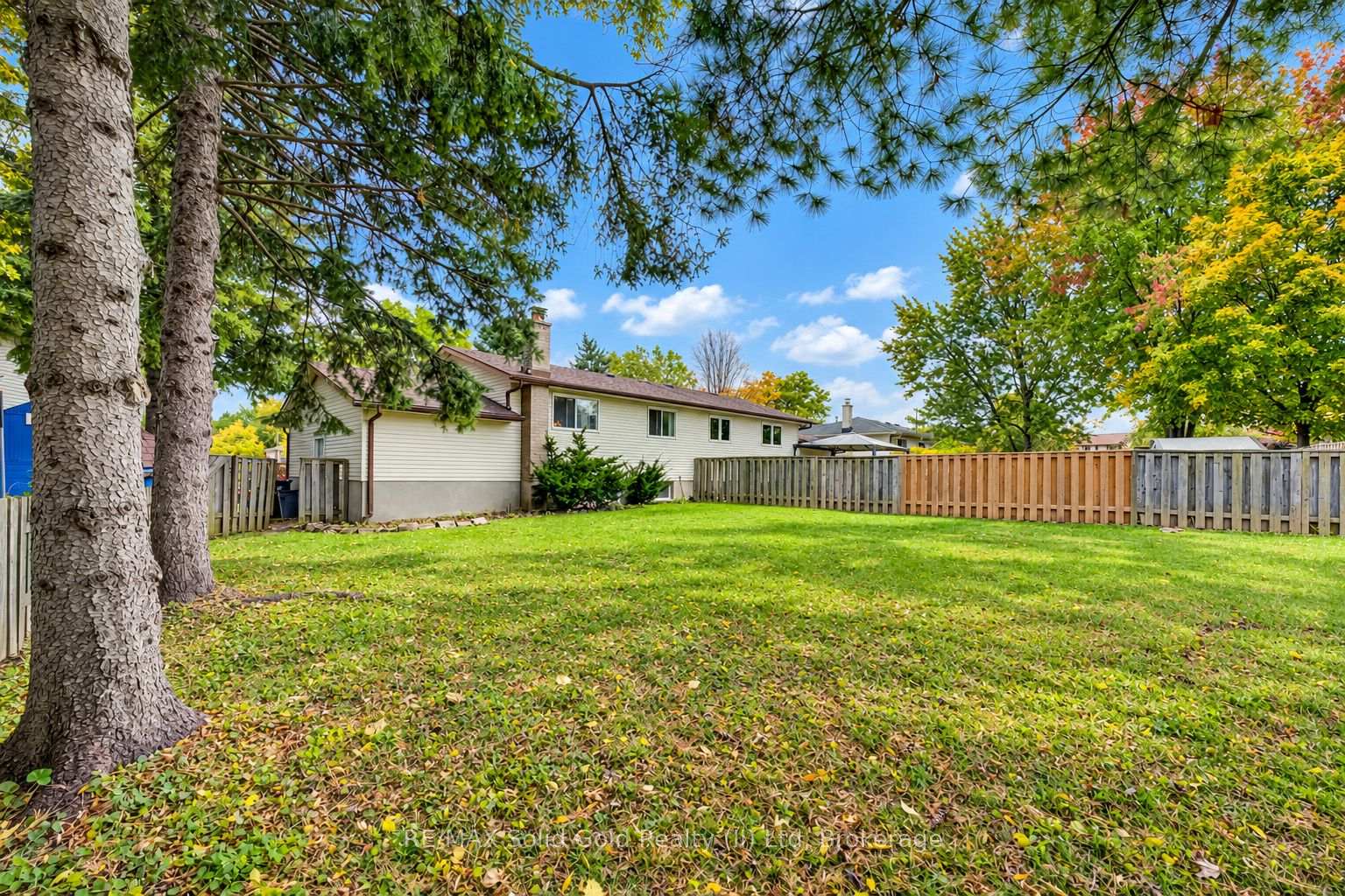 Photo 27 of 15 Uxbridge Crescent, Kitchener, Country Hills West — HOMEH