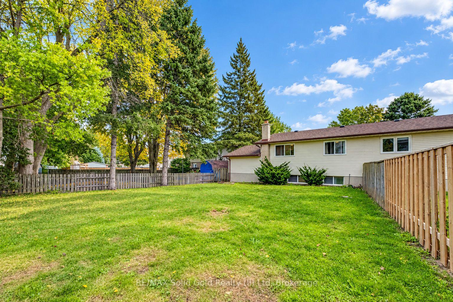 Photo 28 of 15 Uxbridge Crescent, Kitchener, Country Hills West — HOMEH