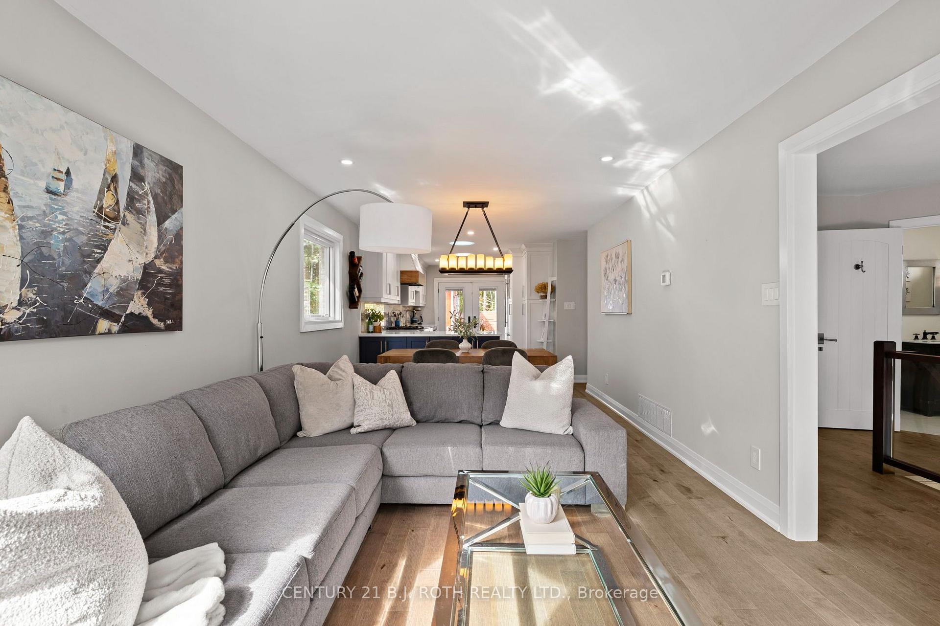 Photo 7 of 61 Orwell Crescent, Barrie, Letitia Heights — HOMEH