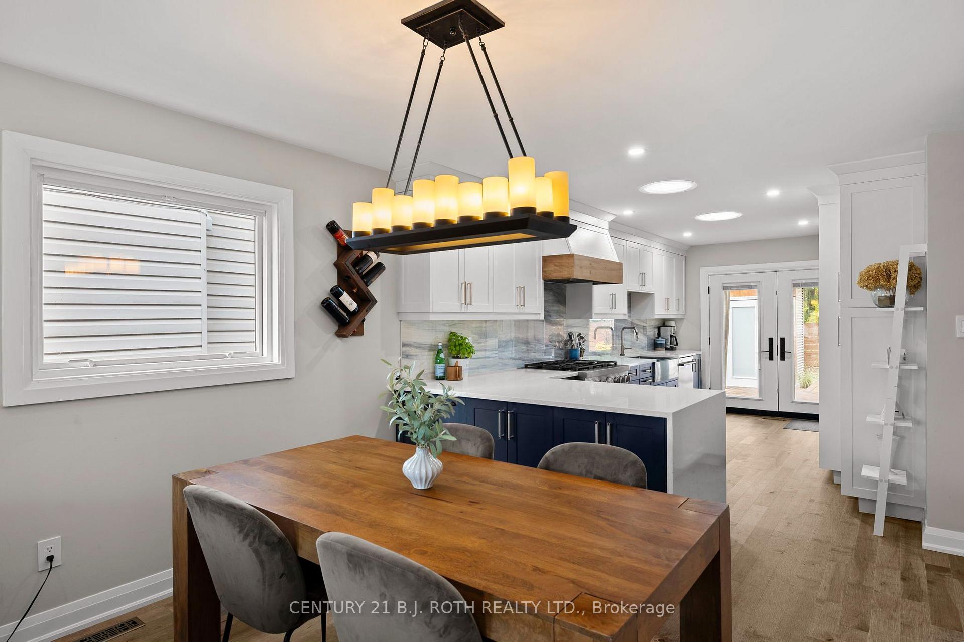 Photo 9 of 61 Orwell Crescent, Barrie, Letitia Heights — HOMEH