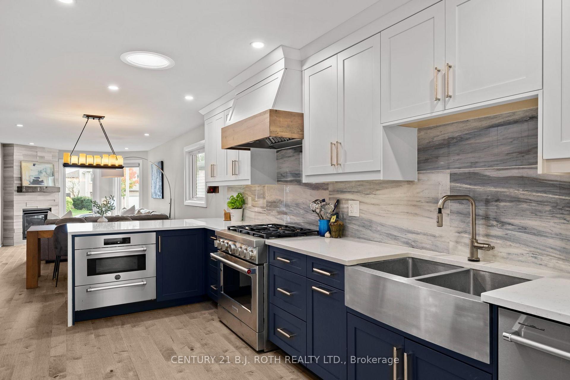 Photo 12 of 61 Orwell Crescent, Barrie, Letitia Heights — HOMEH
