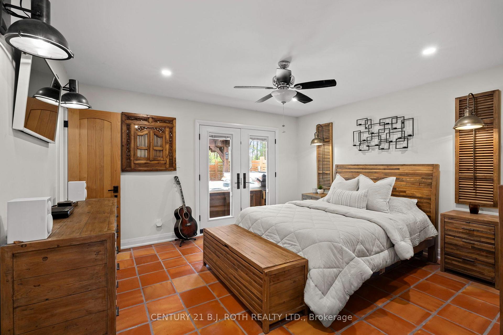 Photo 15 of 61 Orwell Crescent, Barrie, Letitia Heights — HOMEH