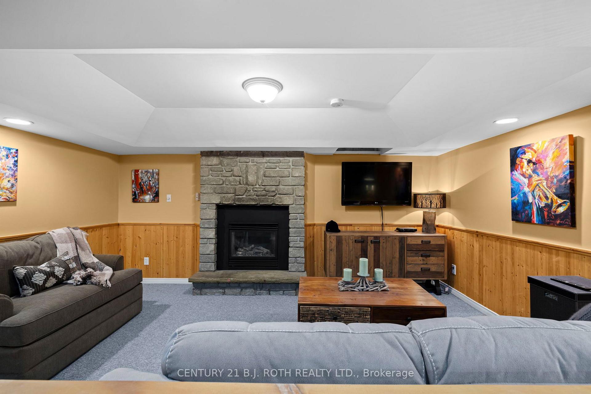 Photo 24 of 61 Orwell Crescent, Barrie, Letitia Heights — HOMEH