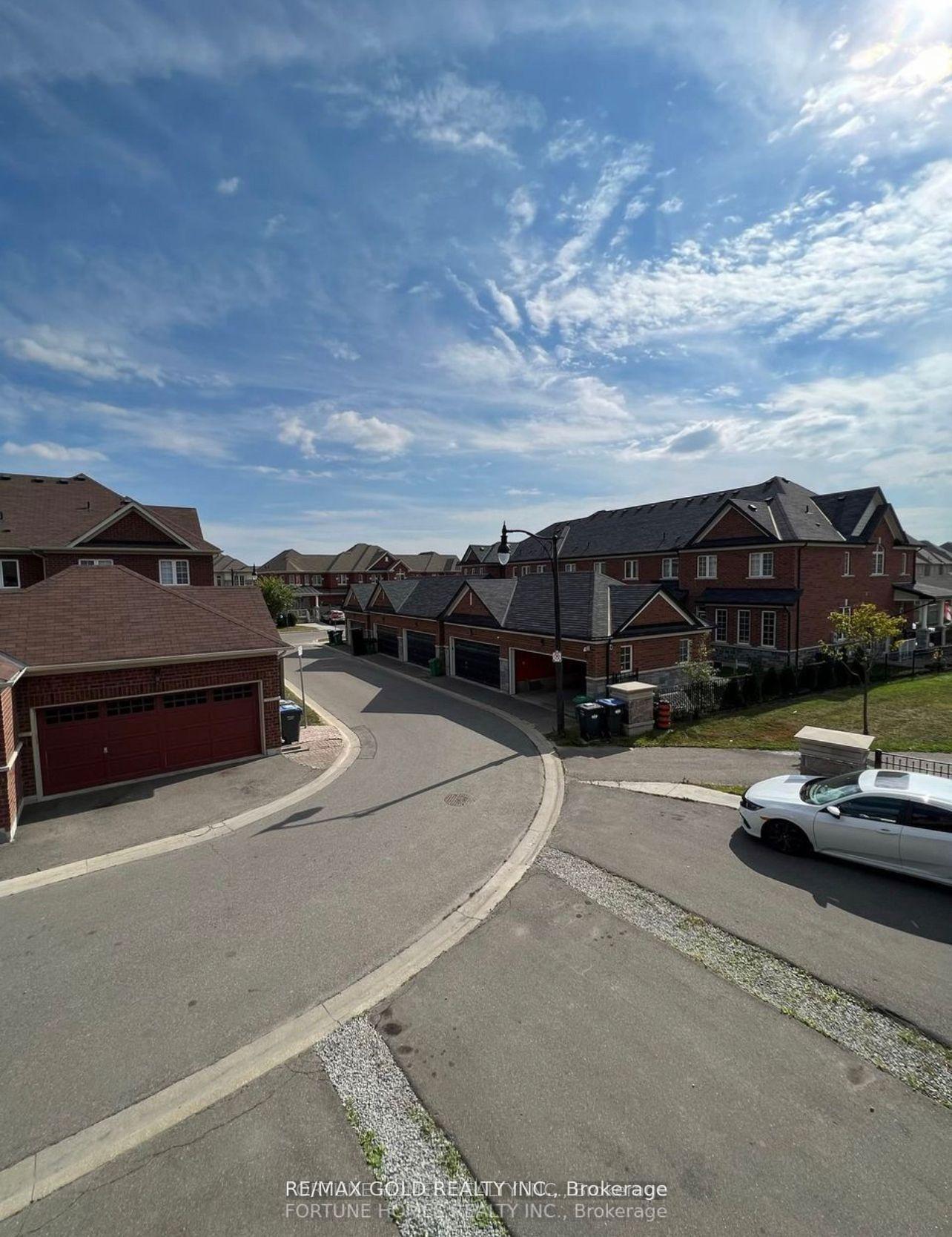 Photo 5 of 161 Inspire Boulevard, Brampton, Sandringham-Wellington North — HOMEH