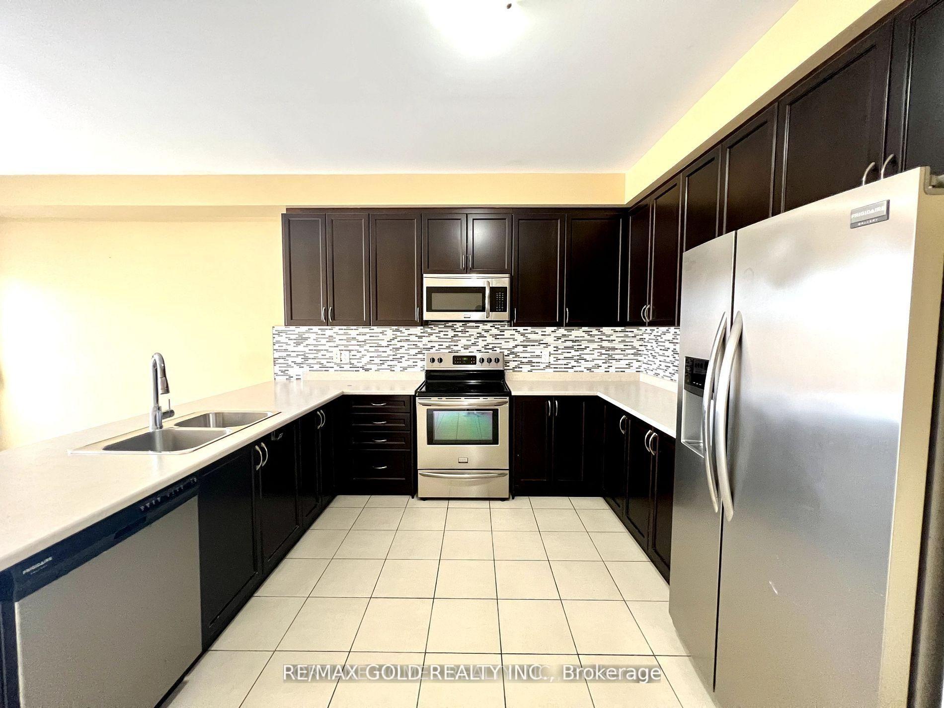 Photo 6 of 161 Inspire Boulevard, Brampton, Sandringham-Wellington North — HOMEH