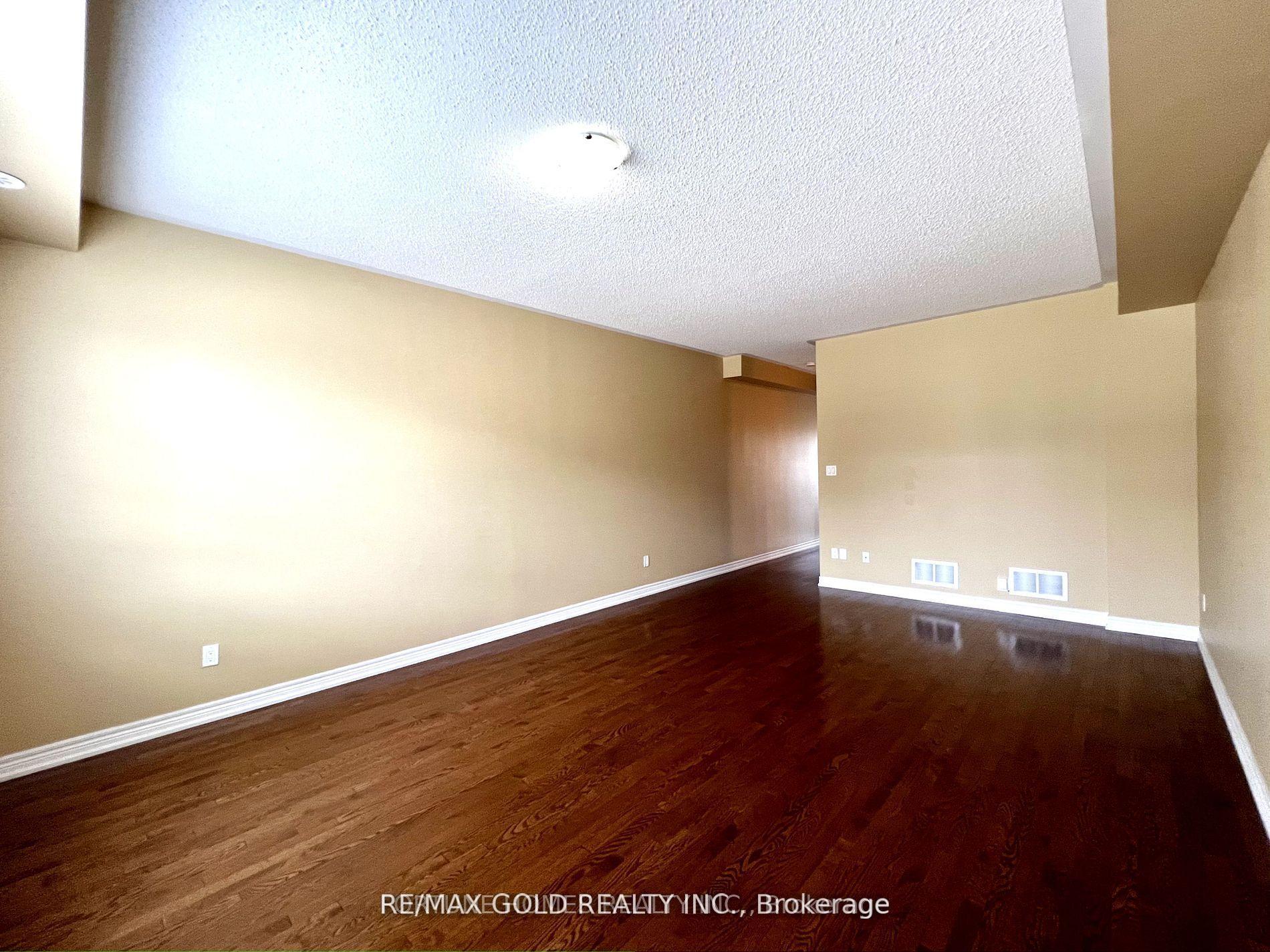 Photo 9 of 161 Inspire Boulevard, Brampton, Sandringham-Wellington North — HOMEH