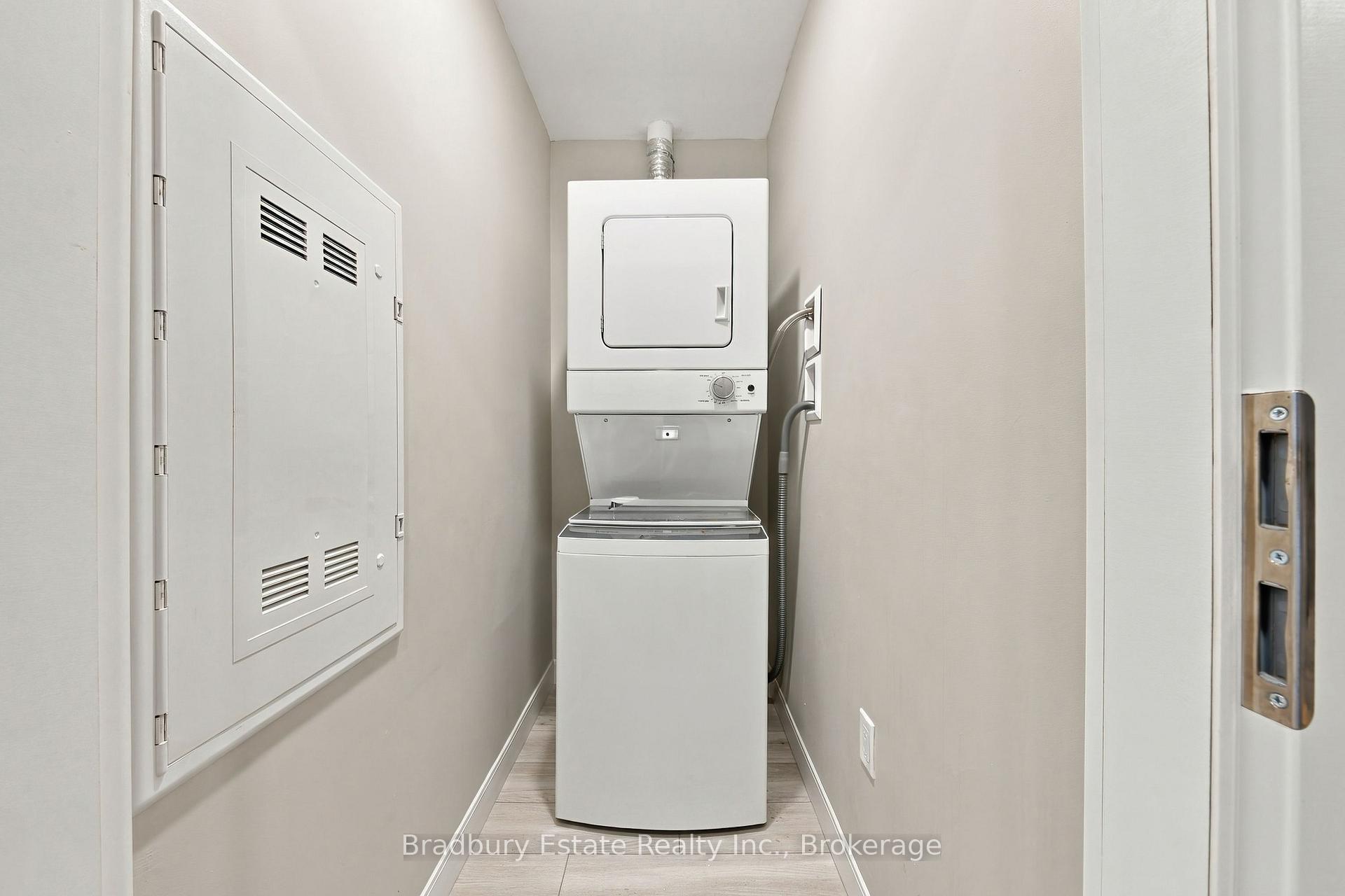 Photo 14 of Unit 1002, 20 George Street, Hamilton, Central — HOMEH