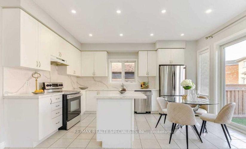Photo 9 of 1479 Chretien Street, Milton, Ford — HOMEH