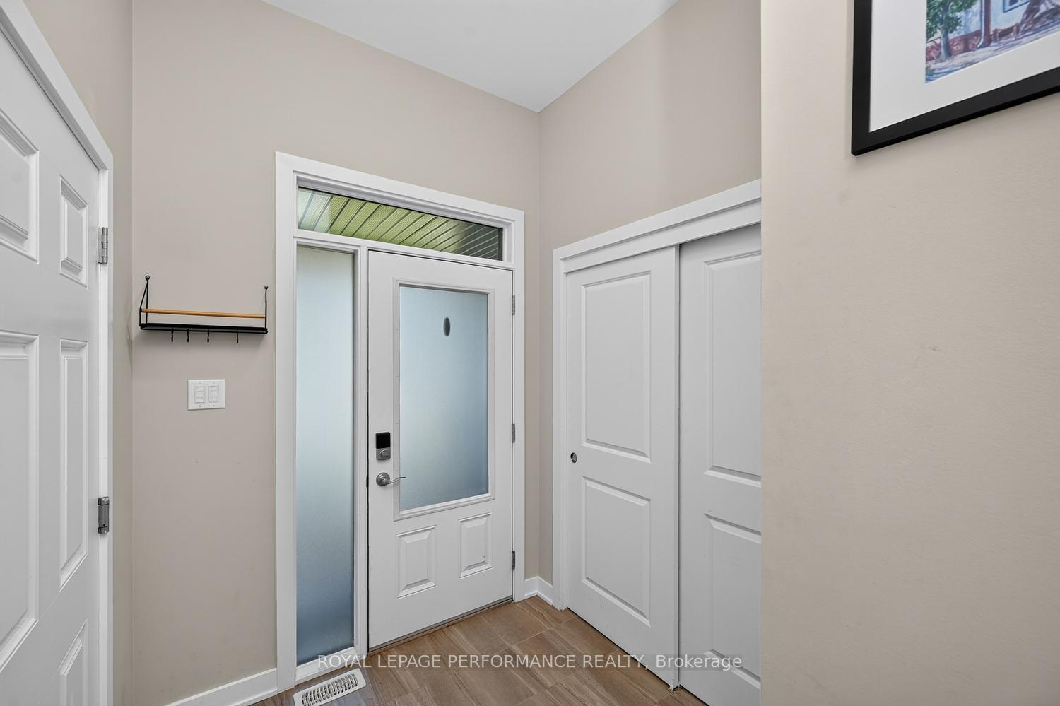 Photo 5 of 1016 Kijik Crescent, Ottawa, Blossom Park/Kemp Park/Findlay Creek — HOMEH