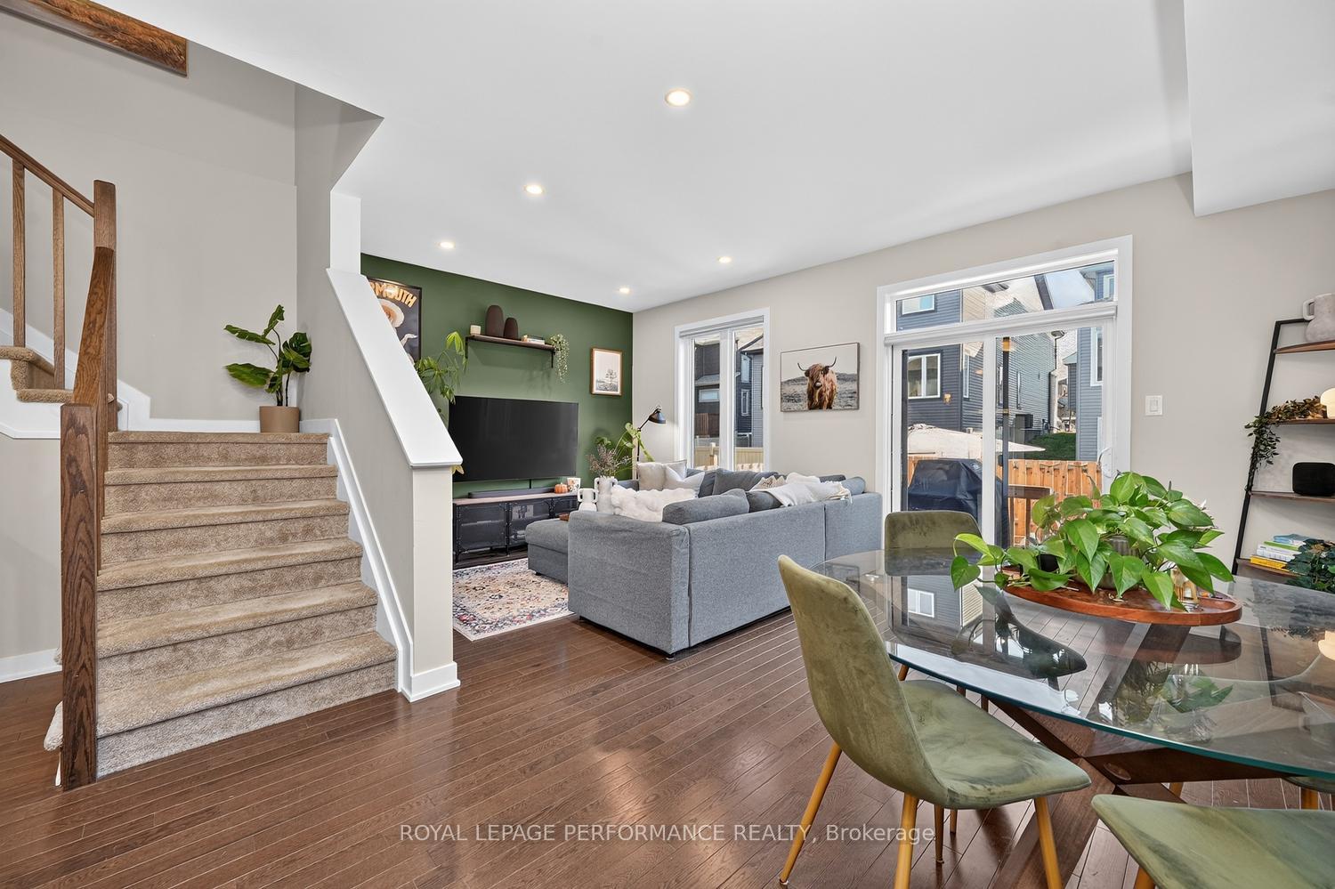 Photo 6 of 1016 Kijik Crescent, Ottawa, Blossom Park/Kemp Park/Findlay Creek — HOMEH
