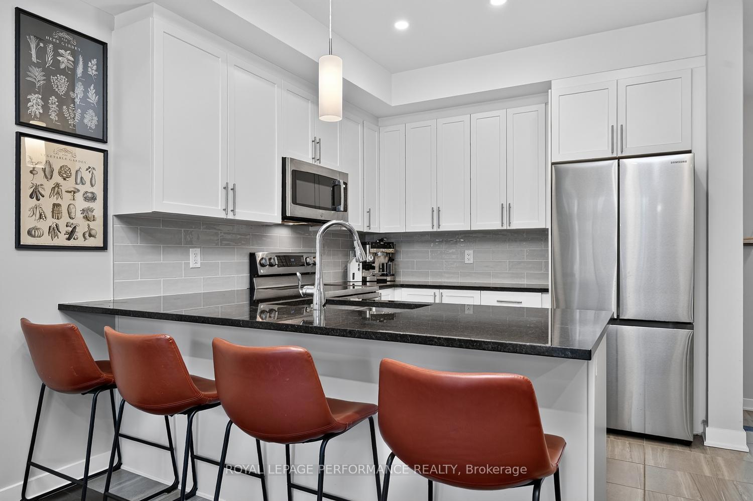 Photo 14 of 1016 Kijik Crescent, Ottawa, Blossom Park/Kemp Park/Findlay Creek — HOMEH