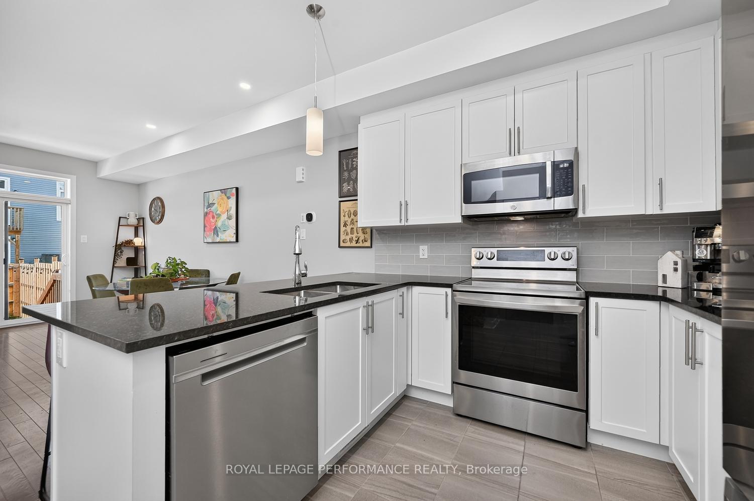 Photo 18 of 1016 Kijik Crescent, Ottawa, Blossom Park/Kemp Park/Findlay Creek — HOMEH