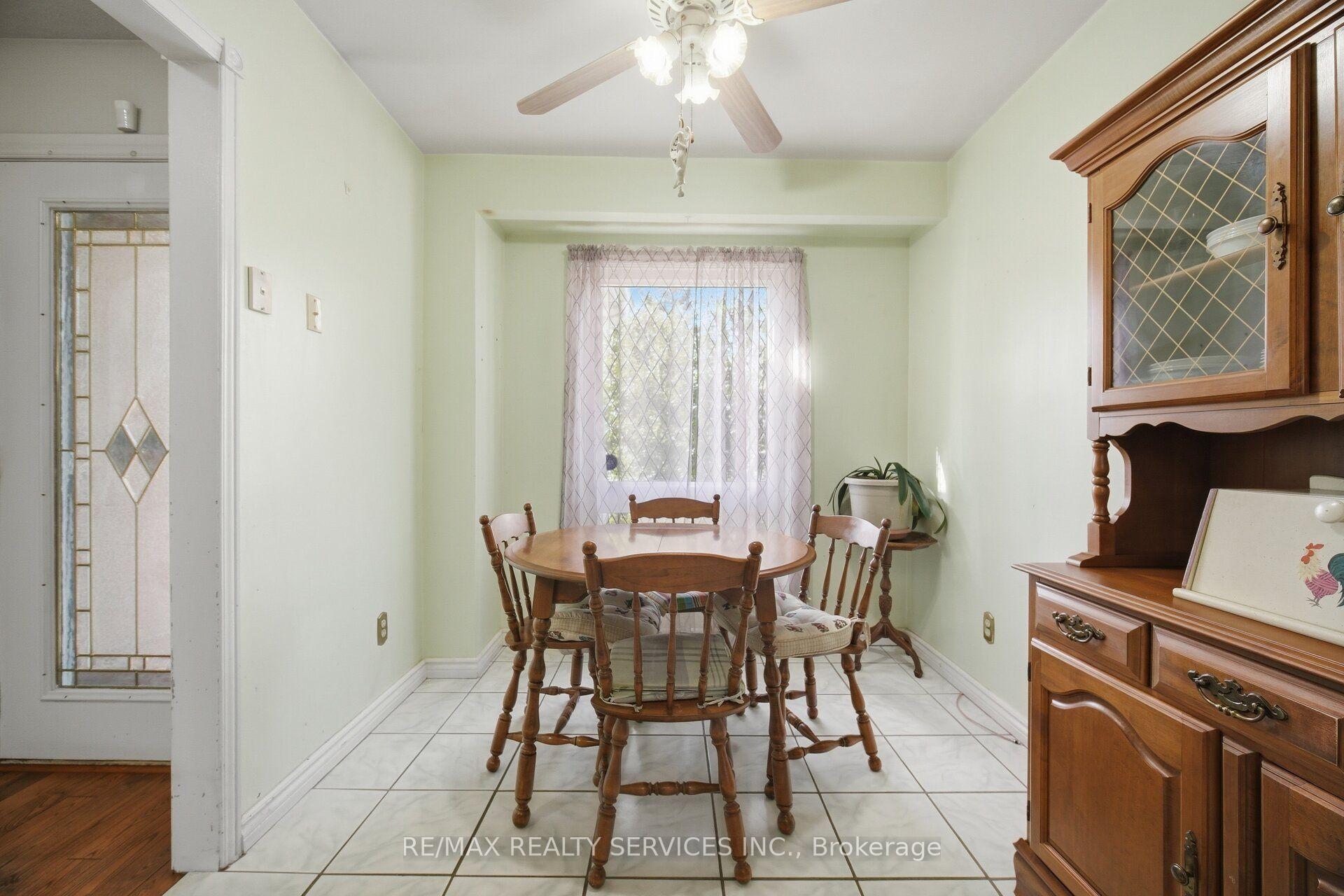Photo 6 of 66 Hockley Path, Brampton, Madoc — HOMEH
