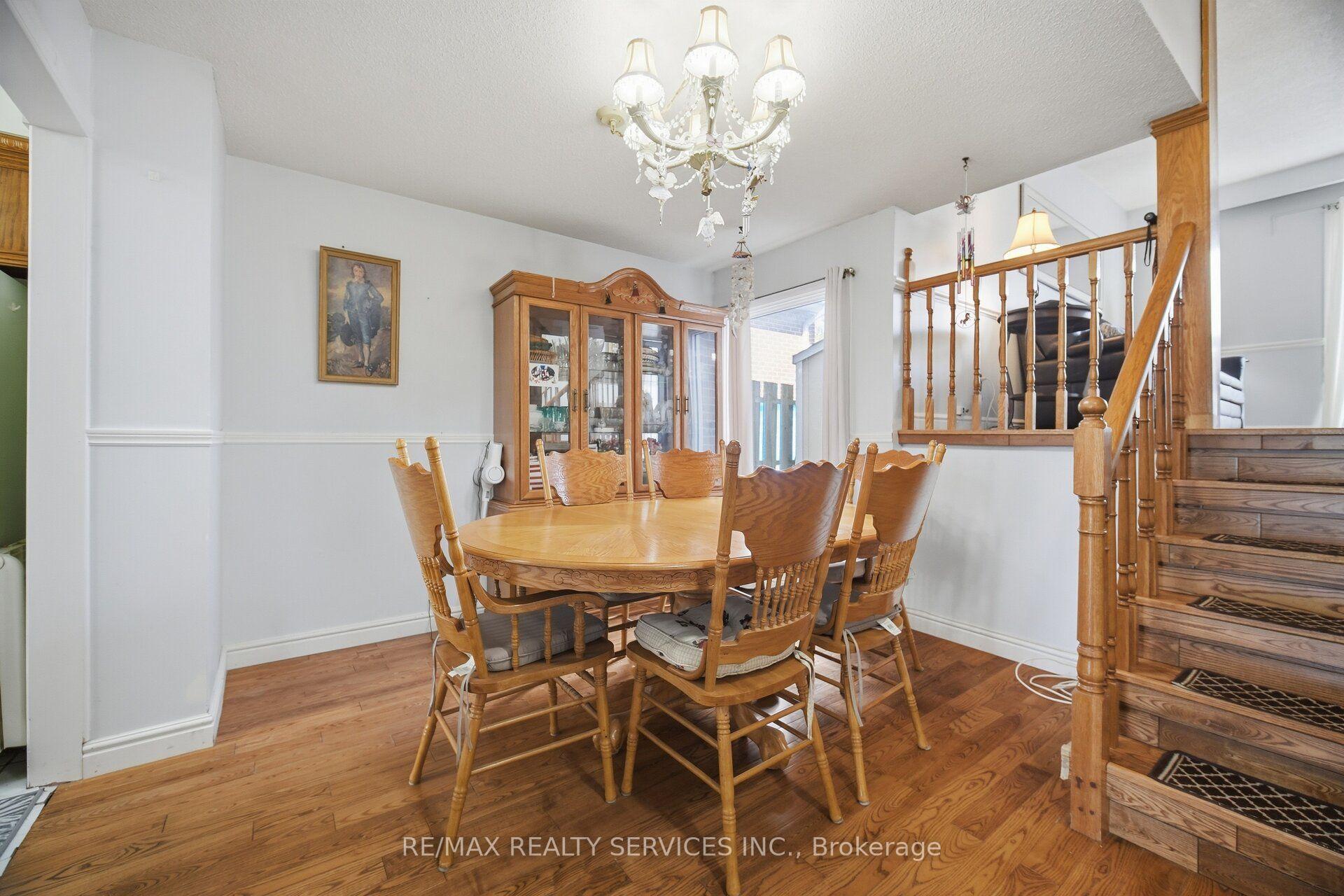 Photo 14 of 66 Hockley Path, Brampton, Madoc — HOMEH