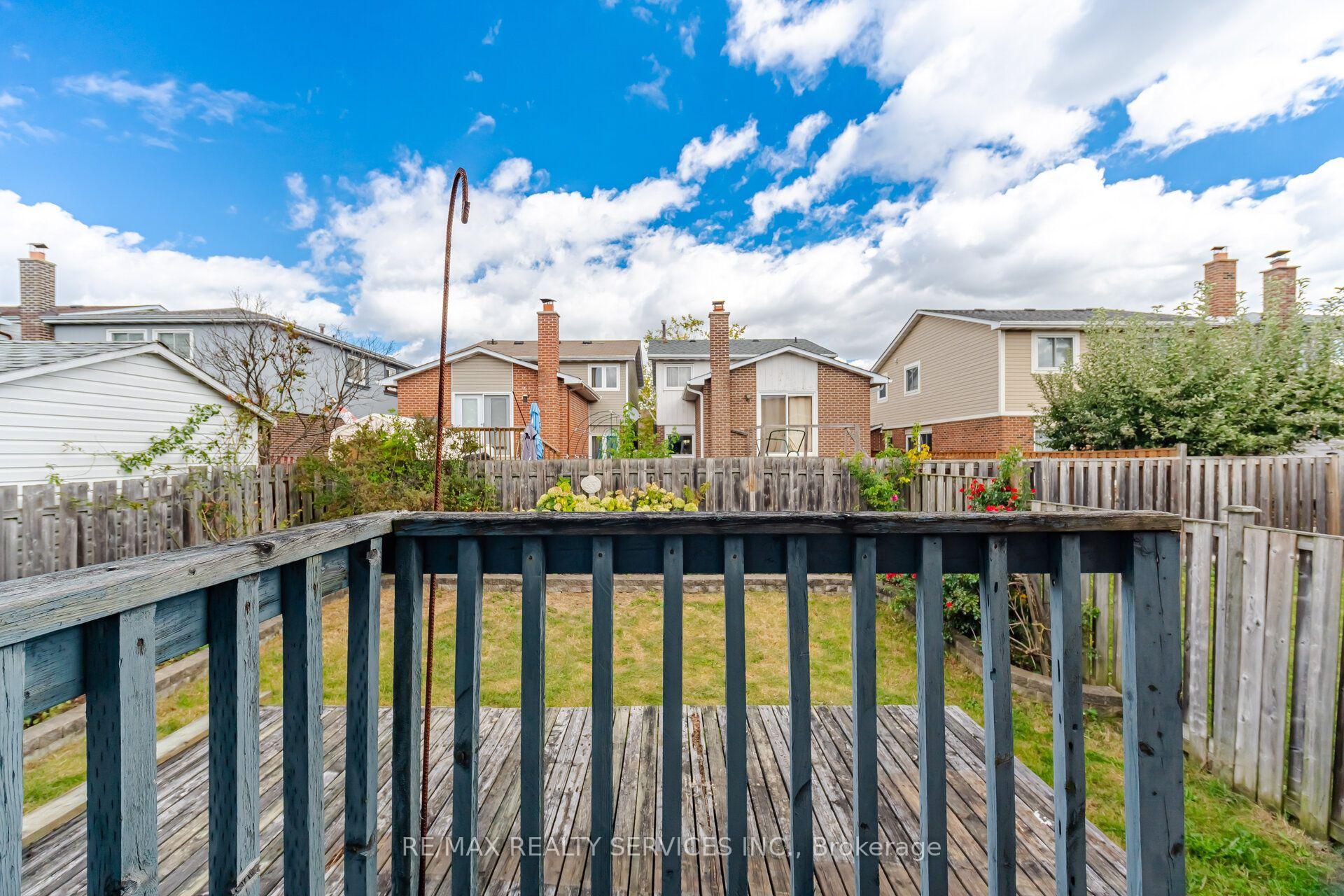 Photo 39 of 66 Hockley Path, Brampton, Madoc — HOMEH