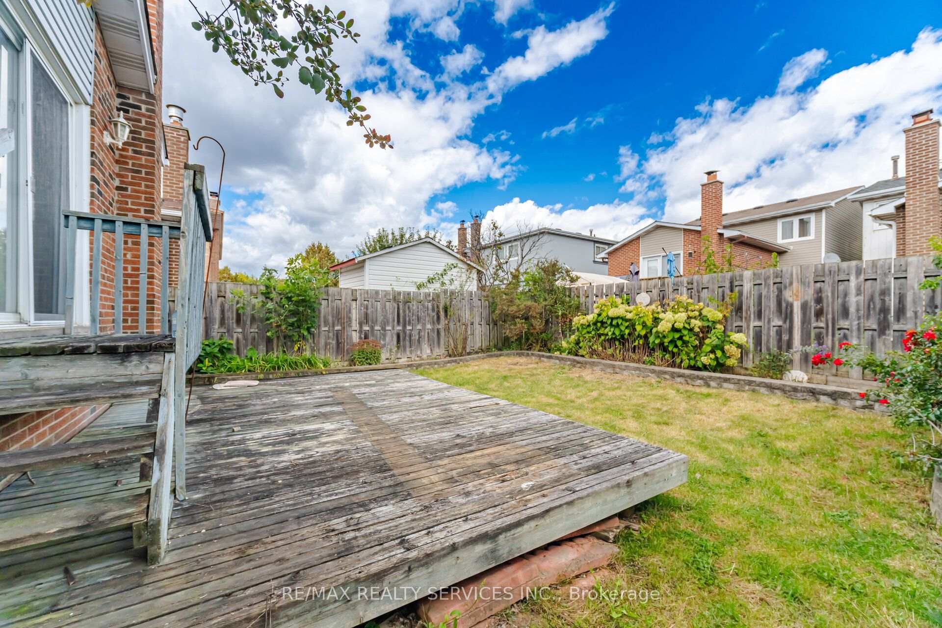 Photo 40 of 66 Hockley Path, Brampton, Madoc — HOMEH