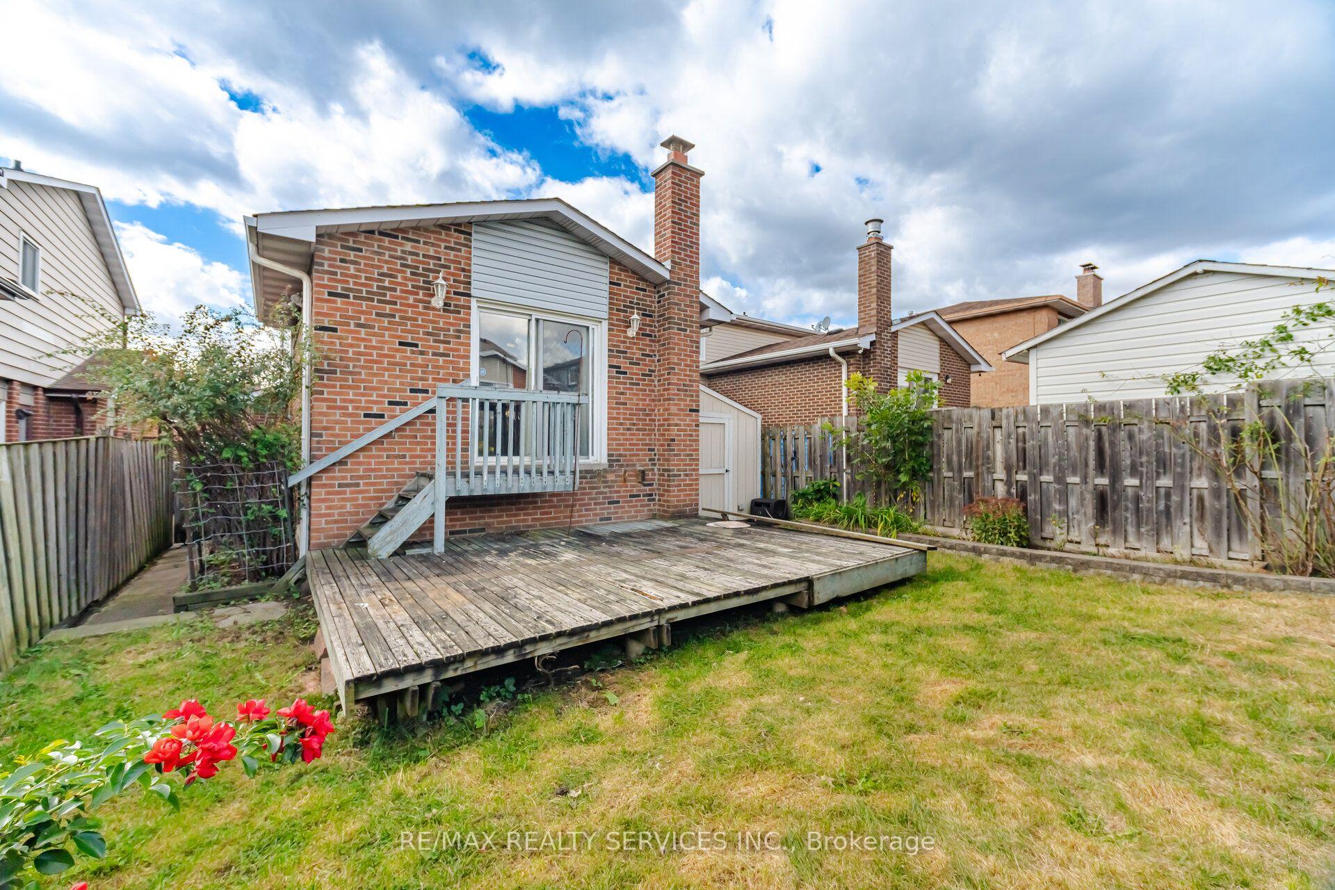 Photo 41 of 66 Hockley Path, Brampton, Madoc — HOMEH
