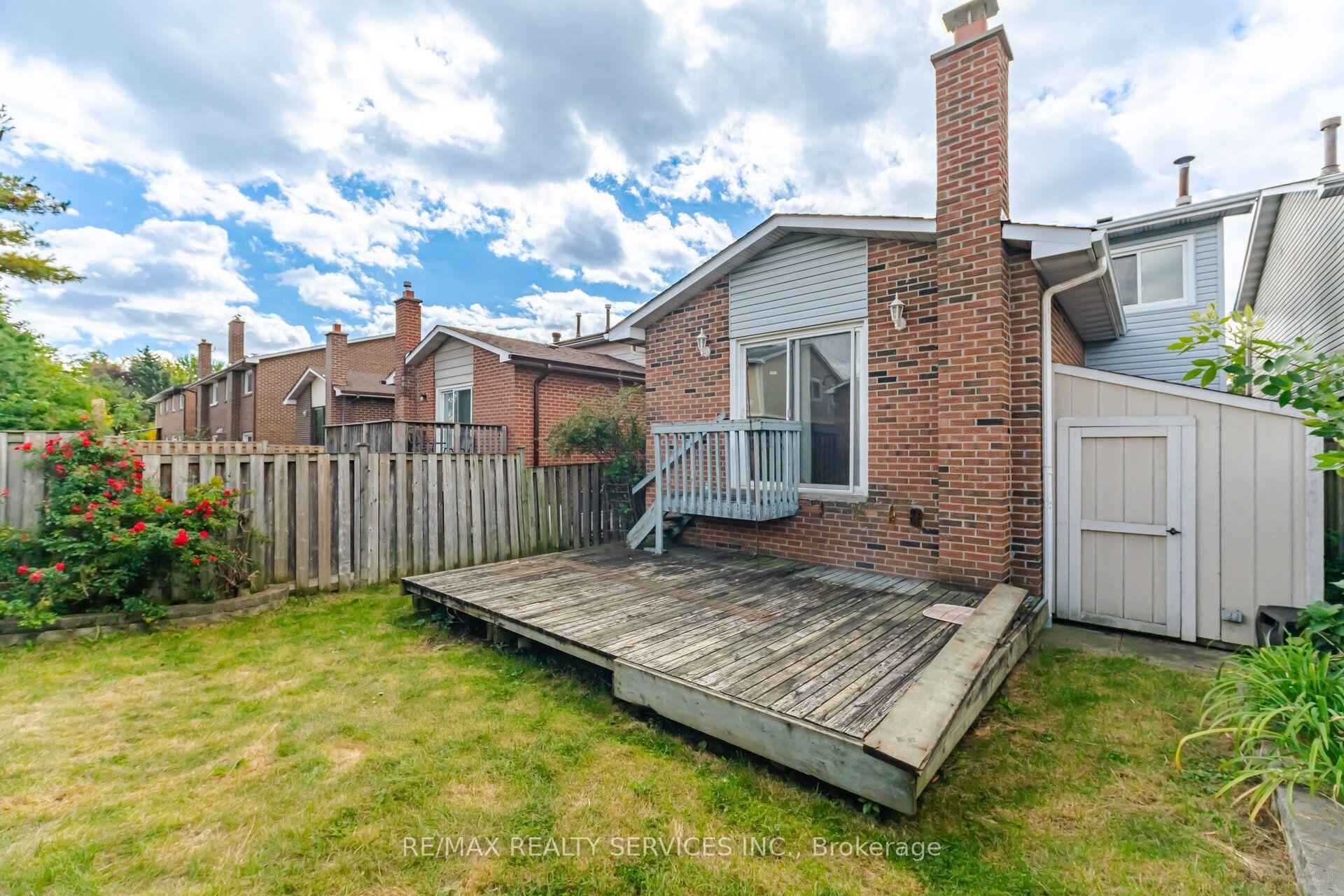 Photo 42 of 66 Hockley Path, Brampton, Madoc — HOMEH