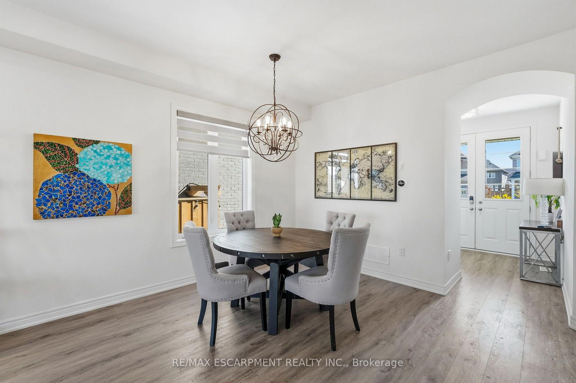 Photo 4 of 193 Whittington Drive, Hamilton, Ancaster — HOMEH