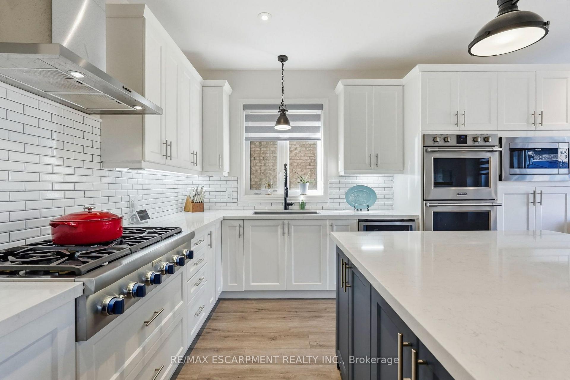 Photo 10 of 193 Whittington Drive, Hamilton, Ancaster — HOMEH