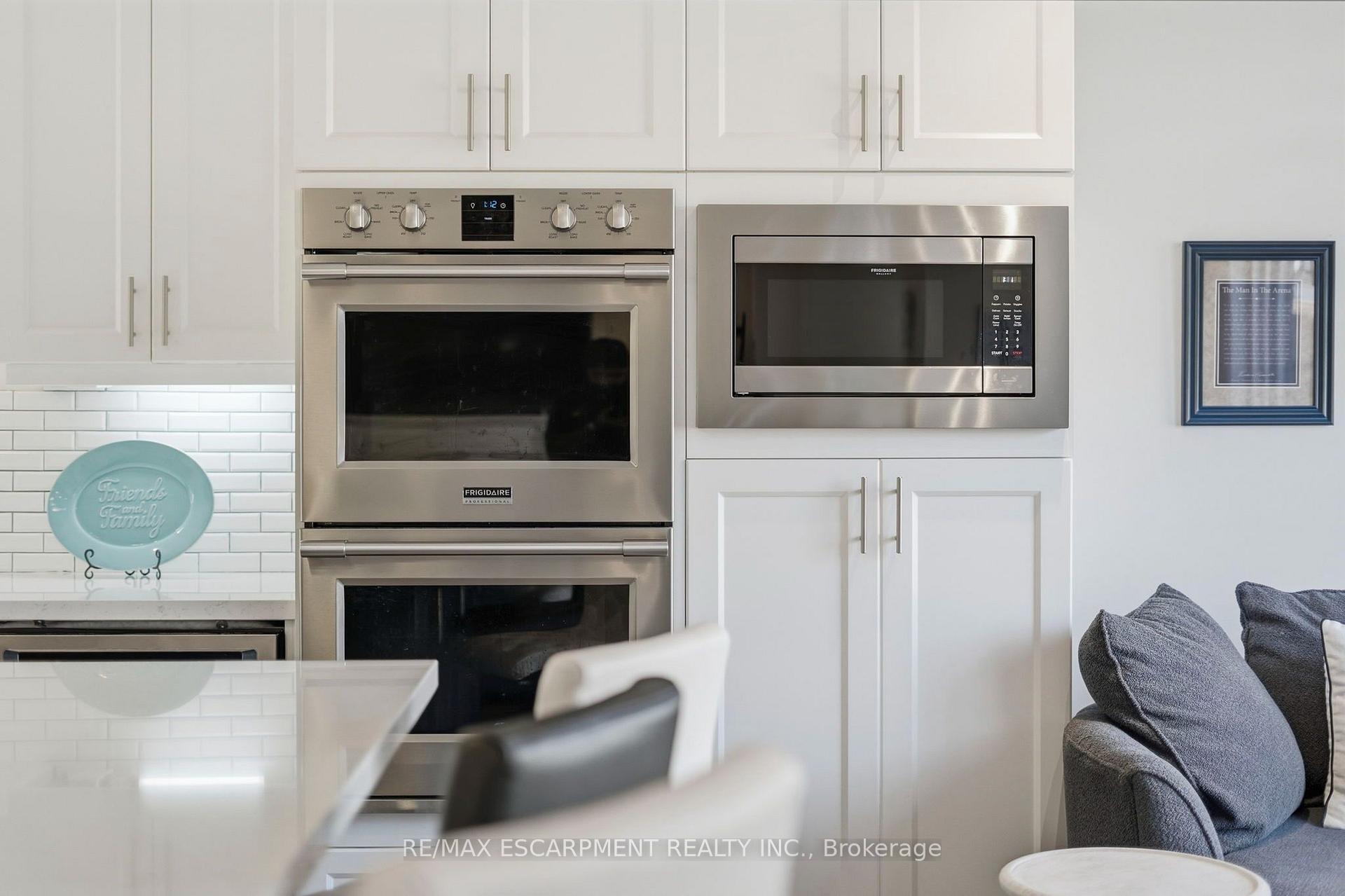 Photo 11 of 193 Whittington Drive, Hamilton, Ancaster — HOMEH