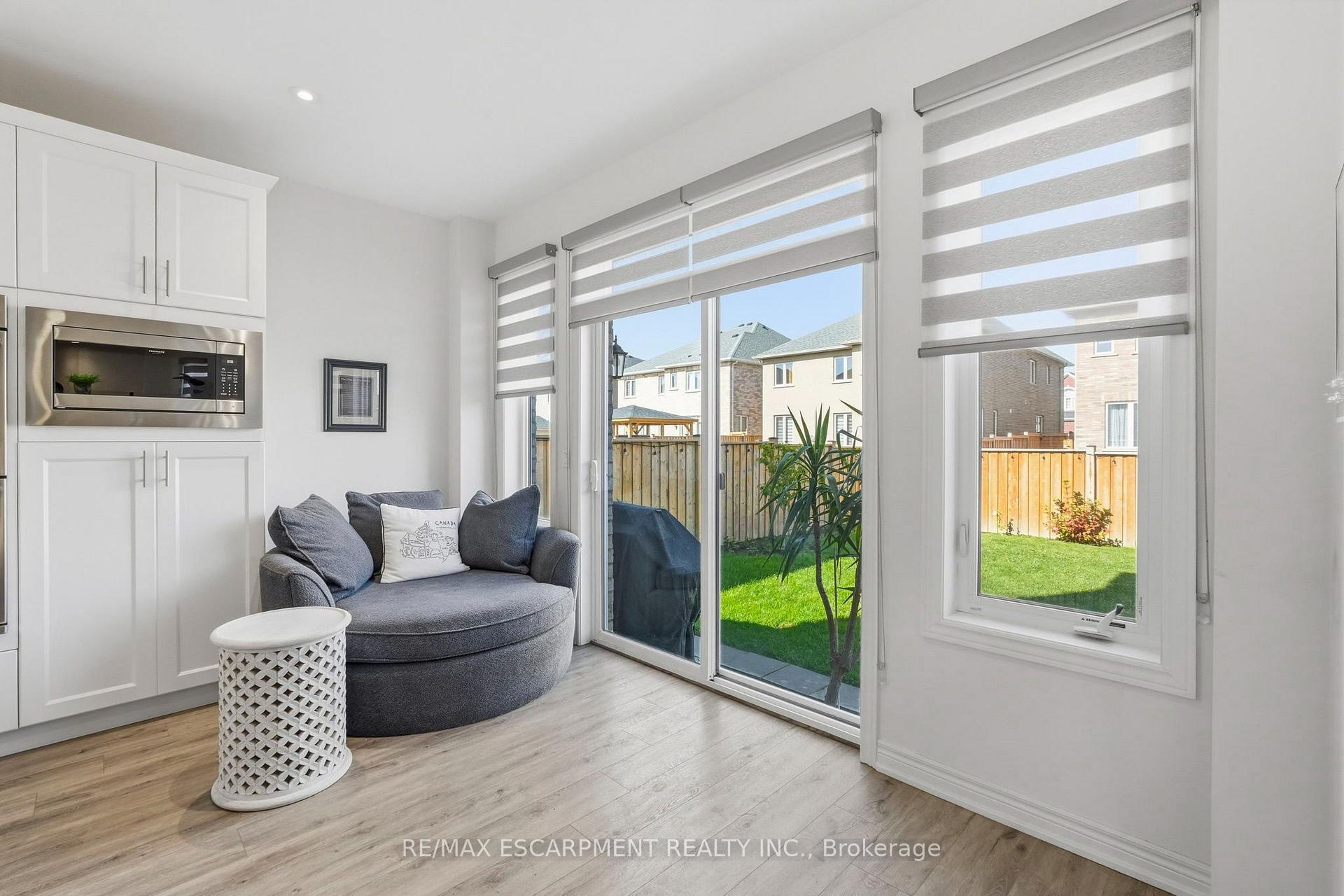 Photo 13 of 193 Whittington Drive, Hamilton, Ancaster — HOMEH