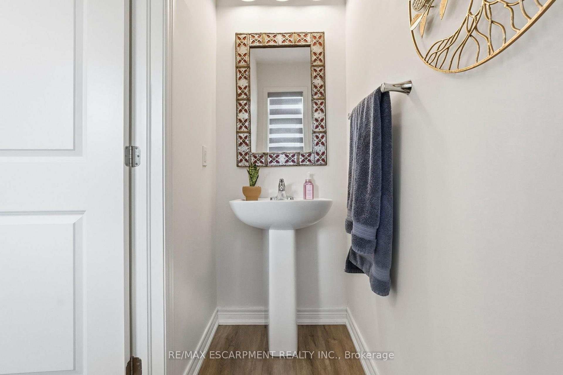 Photo 14 of 193 Whittington Drive, Hamilton, Ancaster — HOMEH