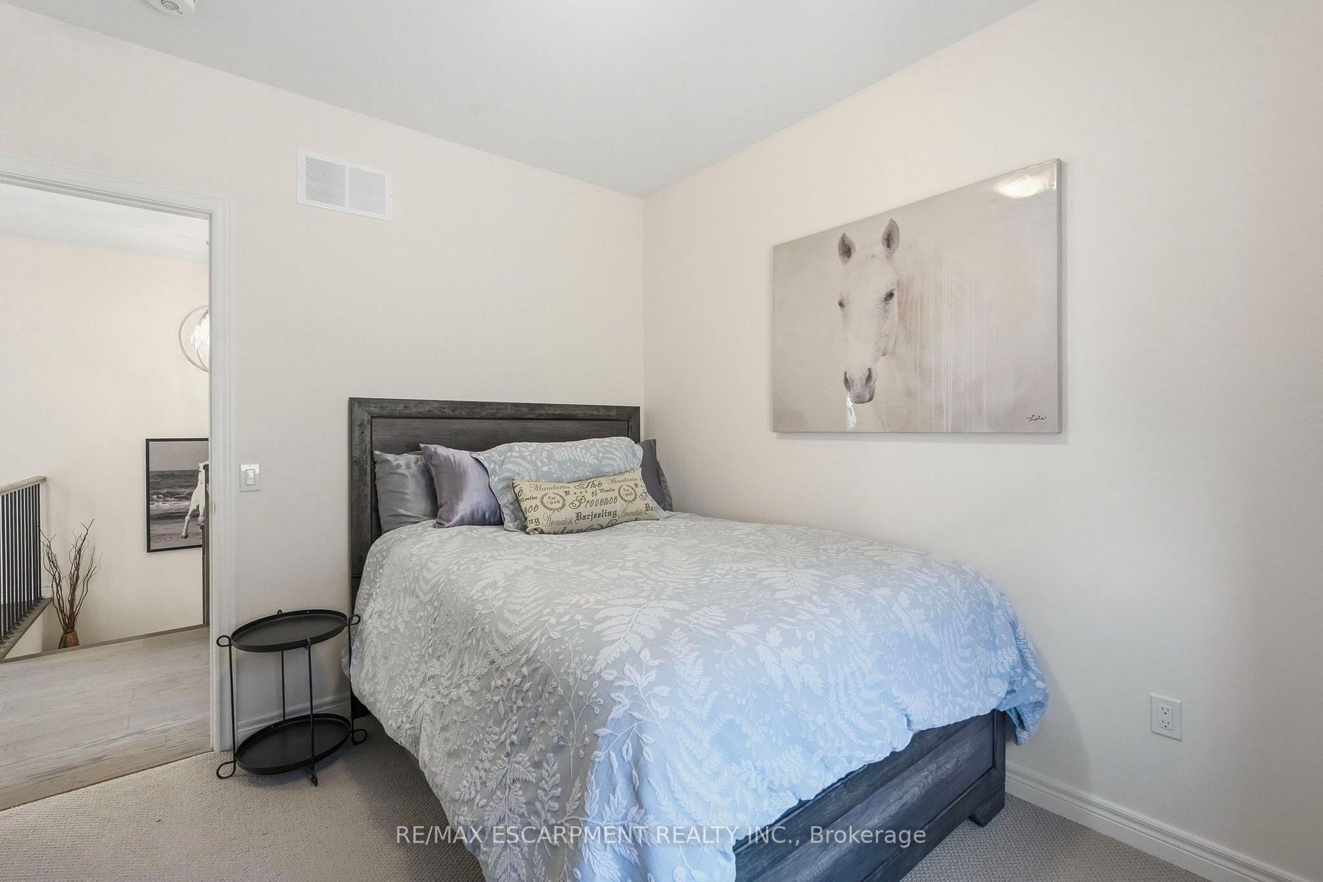 Photo 23 of 193 Whittington Drive, Hamilton, Ancaster — HOMEH