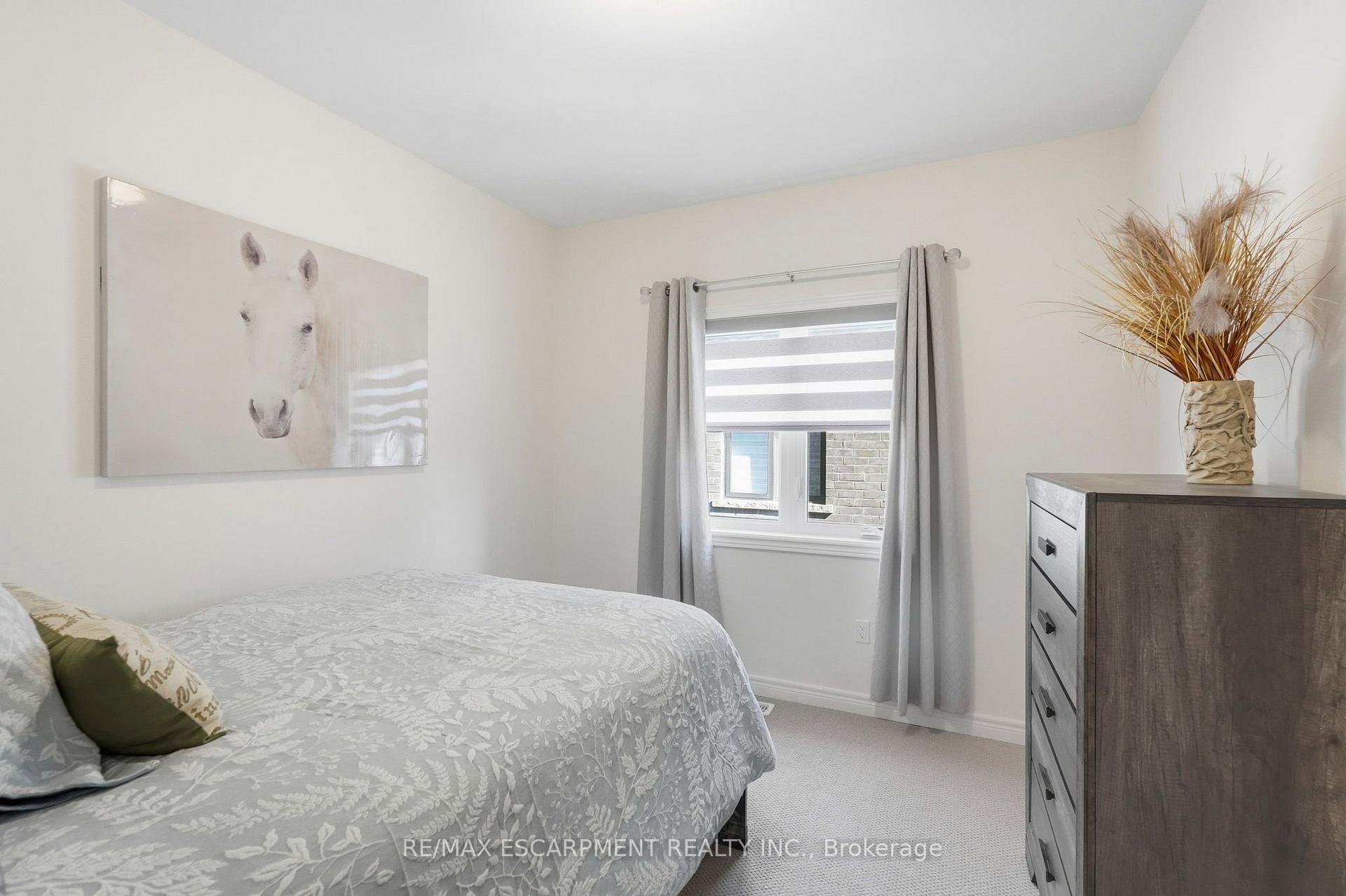 Photo 24 of 193 Whittington Drive, Hamilton, Ancaster — HOMEH