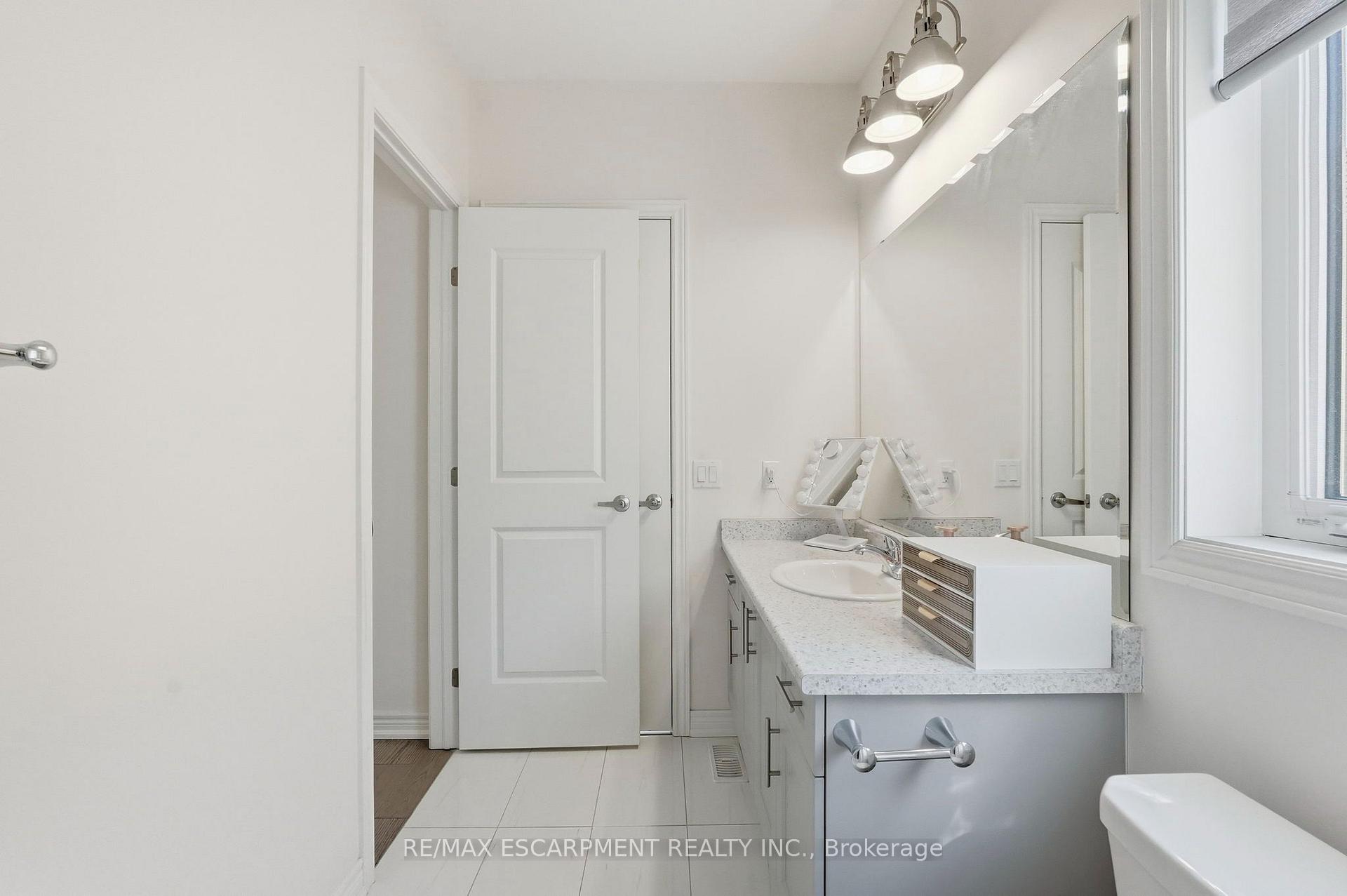 Photo 26 of 193 Whittington Drive, Hamilton, Ancaster — HOMEH