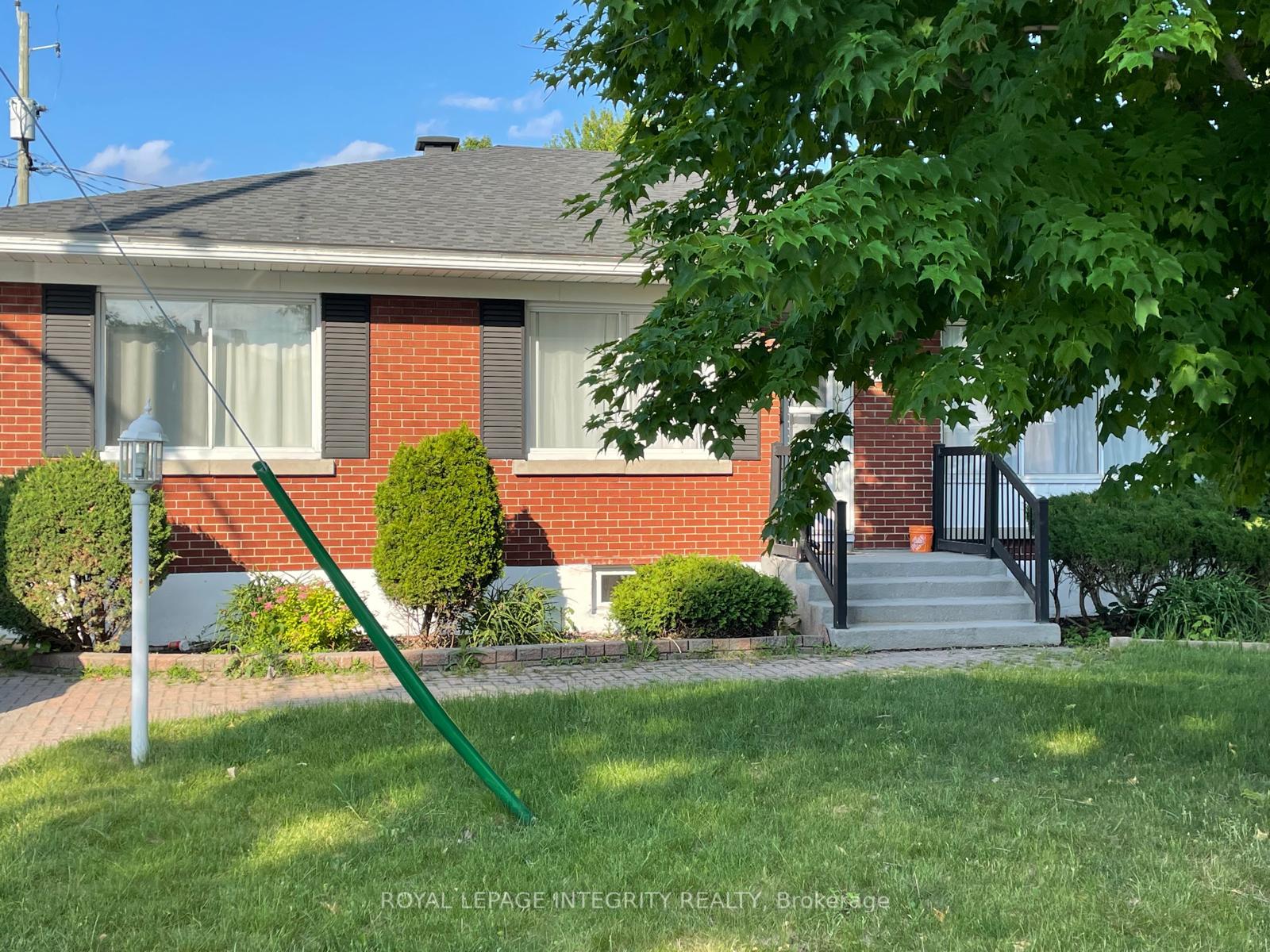 Photo 2 of Unit A, 1171 Checkers Road, Ottawa, Bel Air Park — HOMEH