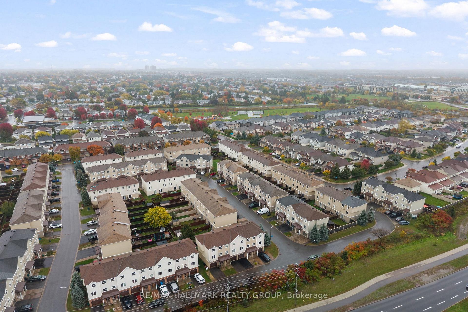 Photo 1 of 584 Simran Private, Ottawa, Barrhaven - Cedargrove/Fraserdale — HOMEH