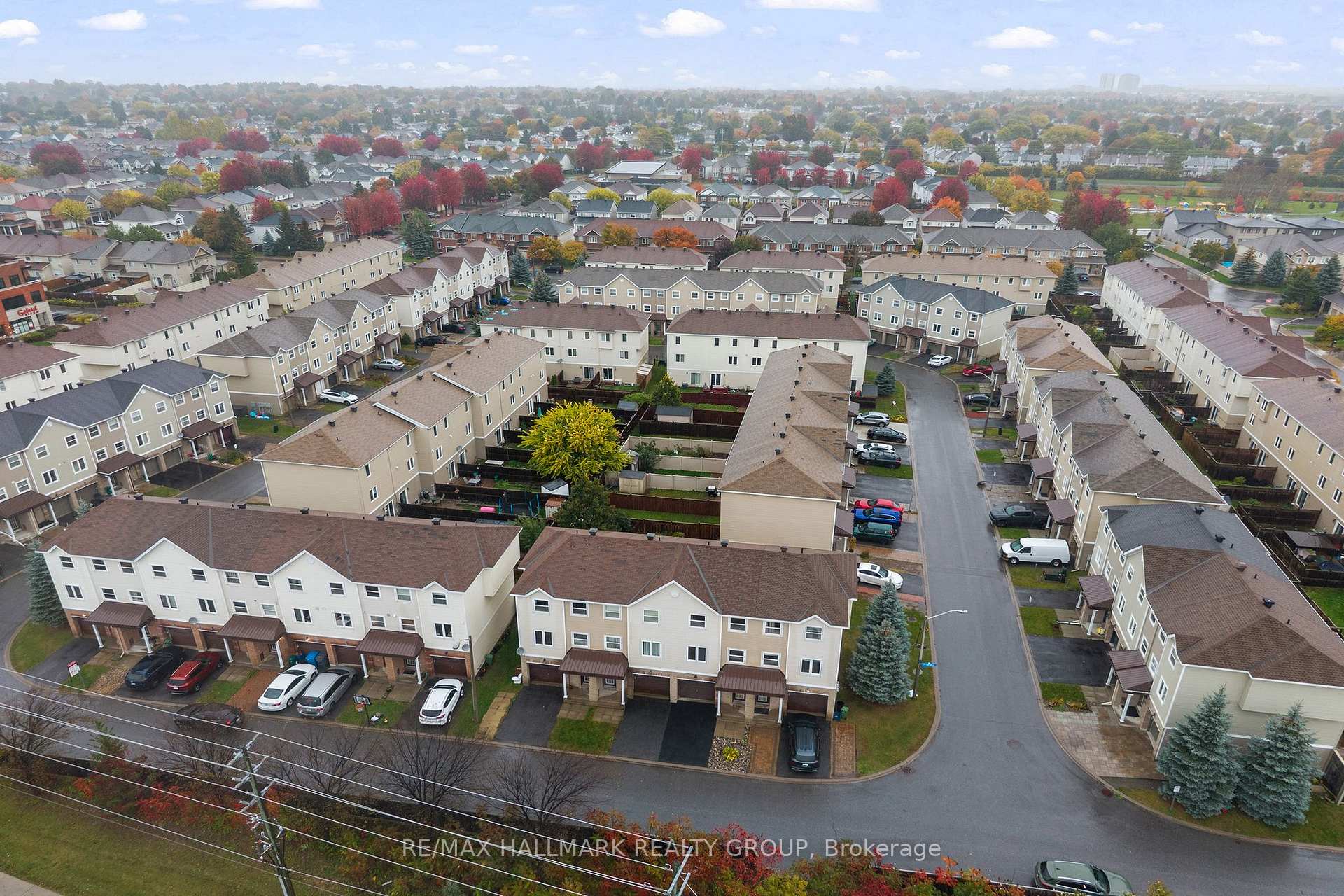 Photo 2 of 584 Simran Private, Ottawa, Barrhaven - Cedargrove/Fraserdale — HOMEH