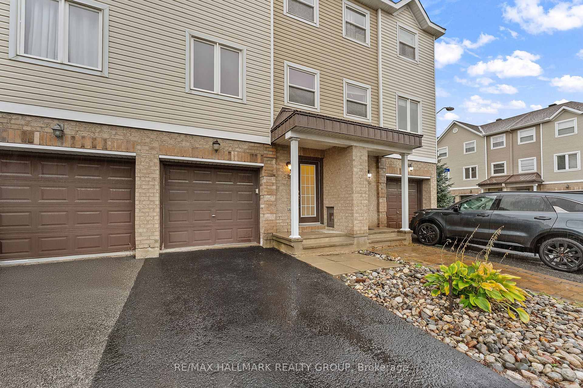 Photo 5 of 584 Simran Private, Ottawa, Barrhaven - Cedargrove/Fraserdale — HOMEH