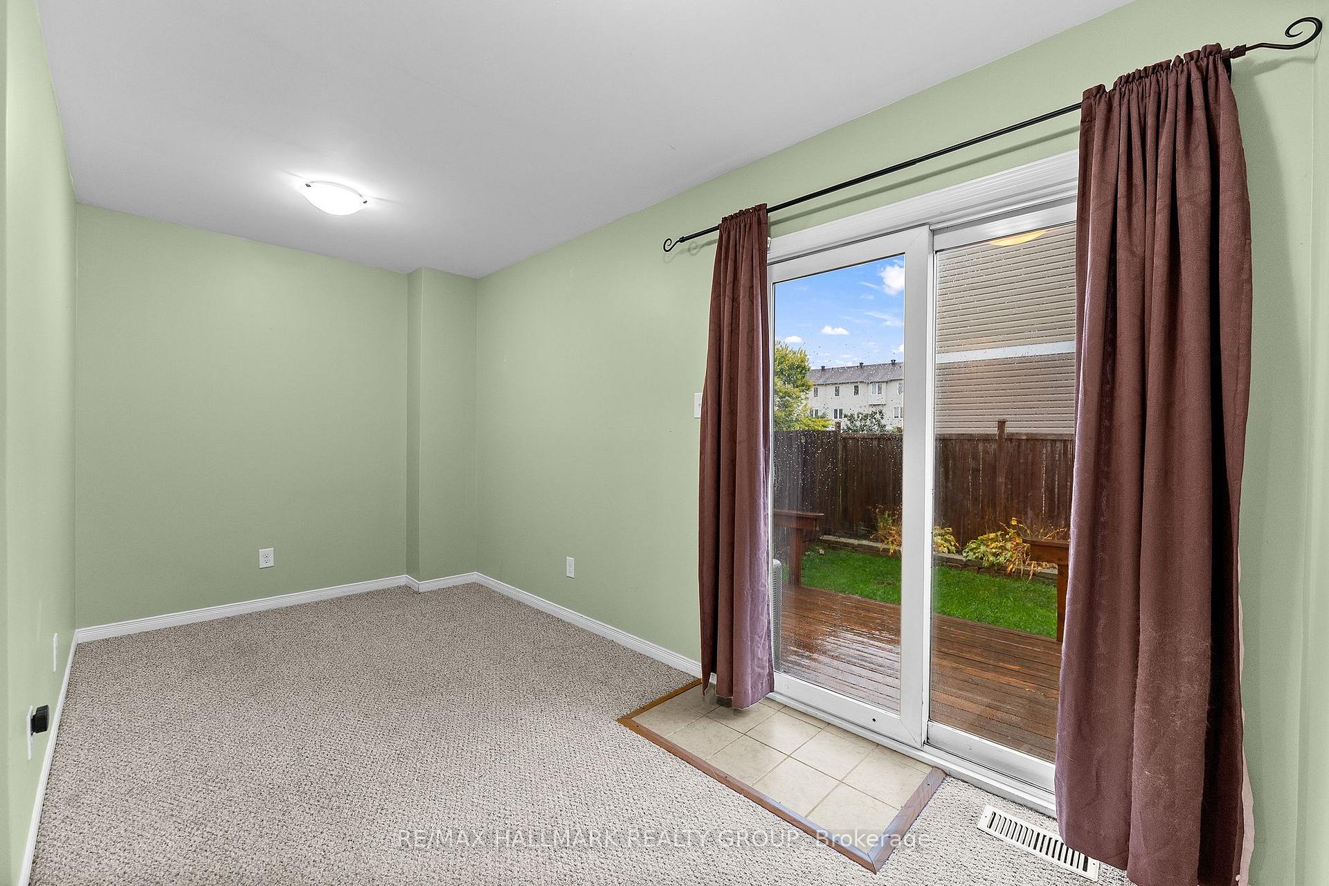Photo 10 of 584 Simran Private, Ottawa, Barrhaven - Cedargrove/Fraserdale — HOMEH