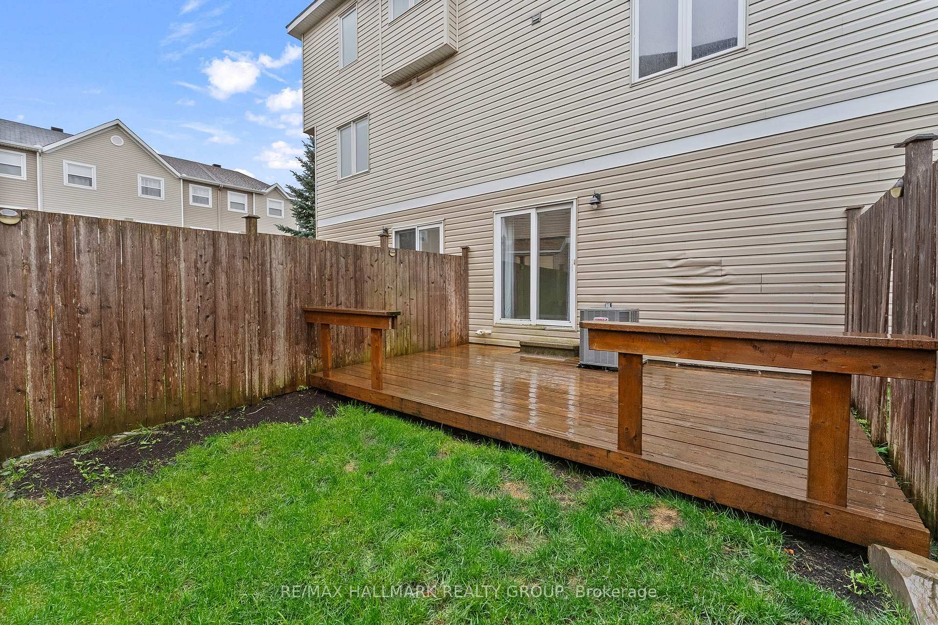 Photo 13 of 584 Simran Private, Ottawa, Barrhaven - Cedargrove/Fraserdale — HOMEH