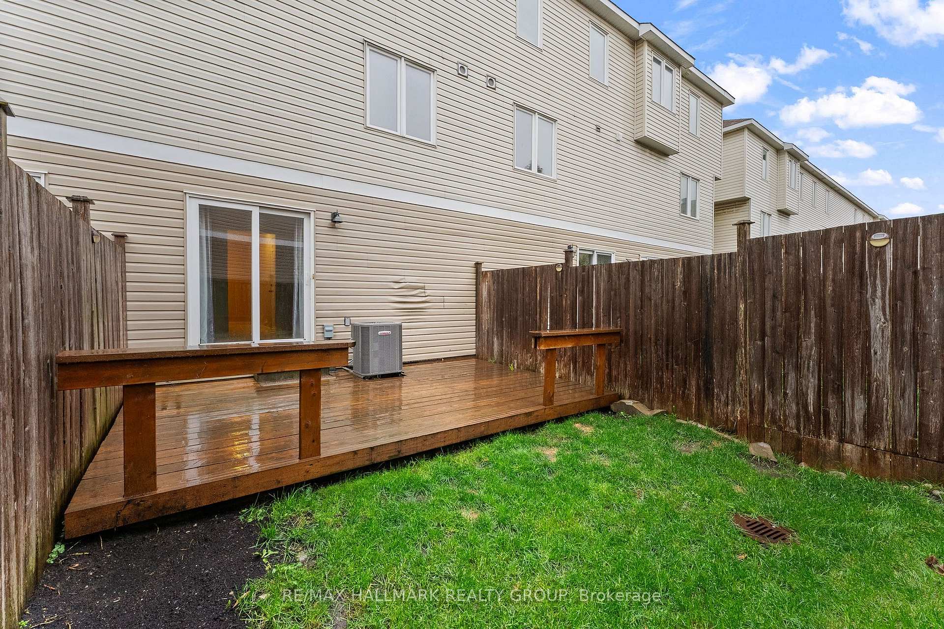 Photo 14 of 584 Simran Private, Ottawa, Barrhaven - Cedargrove/Fraserdale — HOMEH