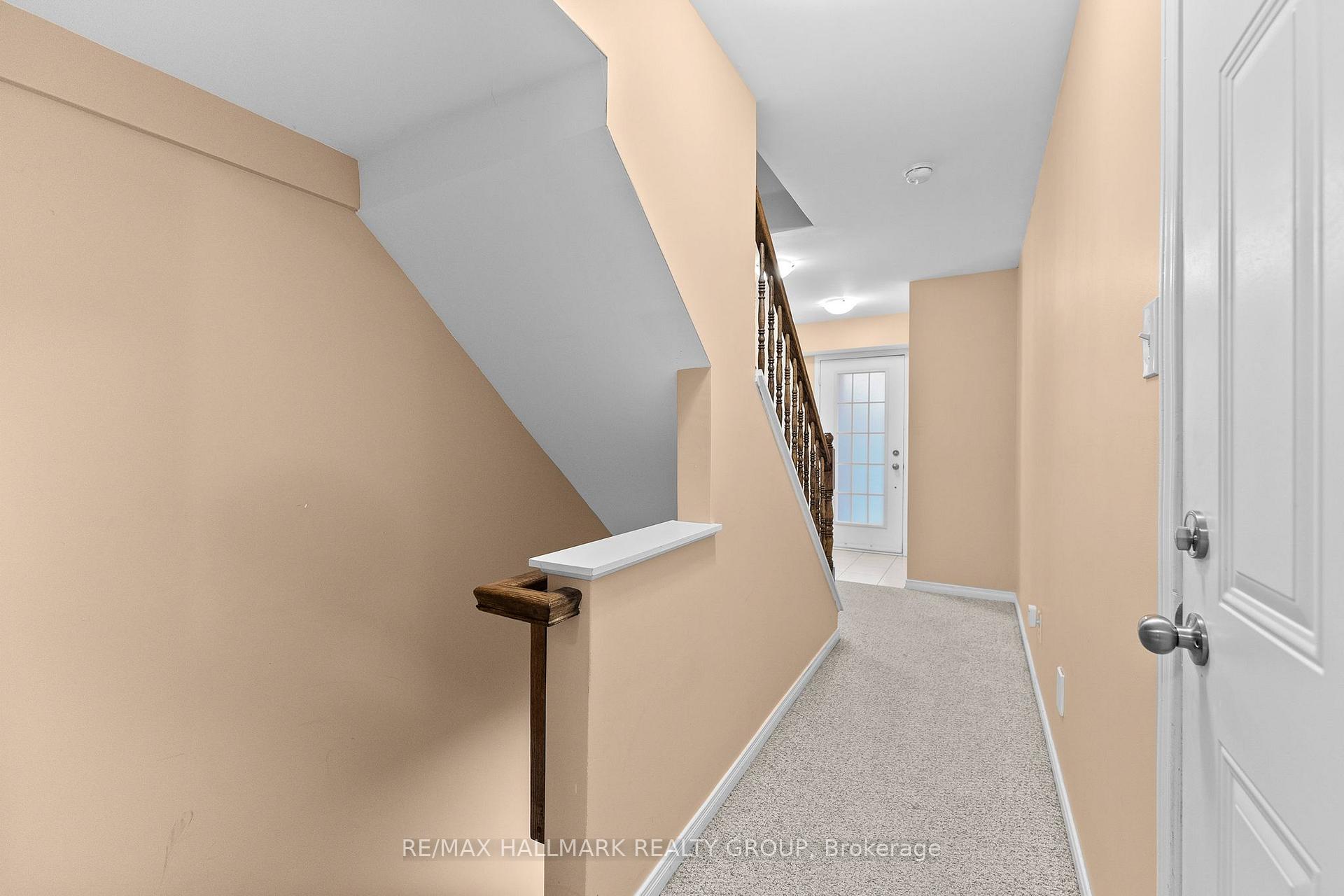 Photo 15 of 584 Simran Private, Ottawa, Barrhaven - Cedargrove/Fraserdale — HOMEH