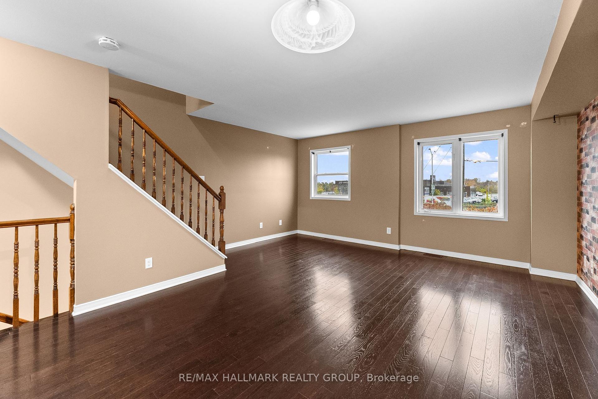 Photo 21 of 584 Simran Private, Ottawa, Barrhaven - Cedargrove/Fraserdale — HOMEH
