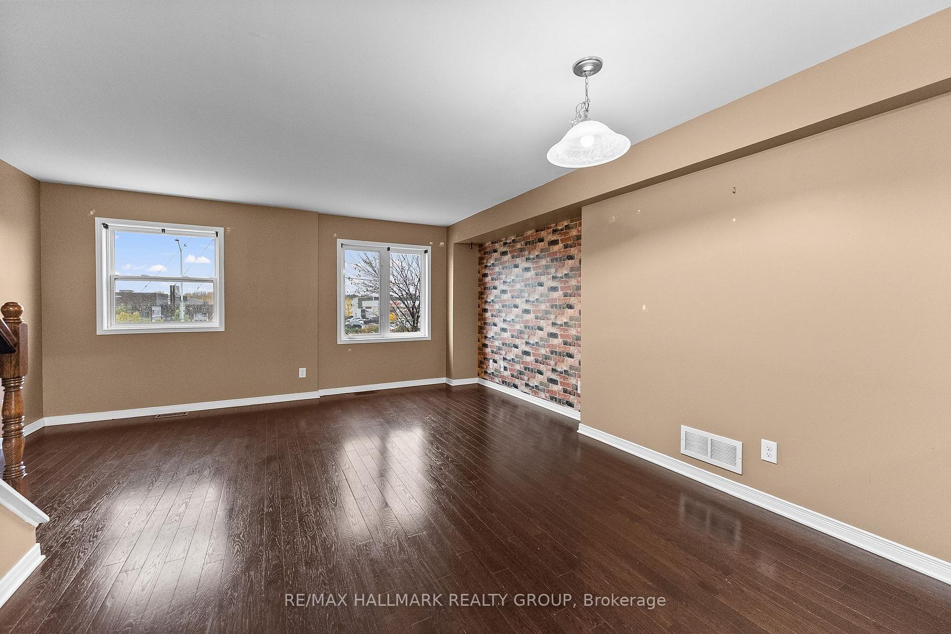 Photo 23 of 584 Simran Private, Ottawa, Barrhaven - Cedargrove/Fraserdale — HOMEH