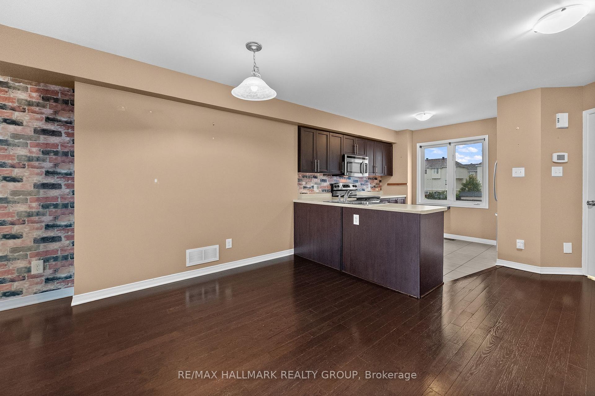 Photo 27 of 584 Simran Private, Ottawa, Barrhaven - Cedargrove/Fraserdale — HOMEH