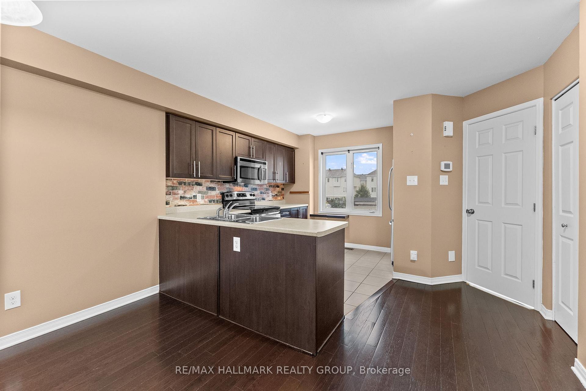 Photo 28 of 584 Simran Private, Ottawa, Barrhaven - Cedargrove/Fraserdale — HOMEH