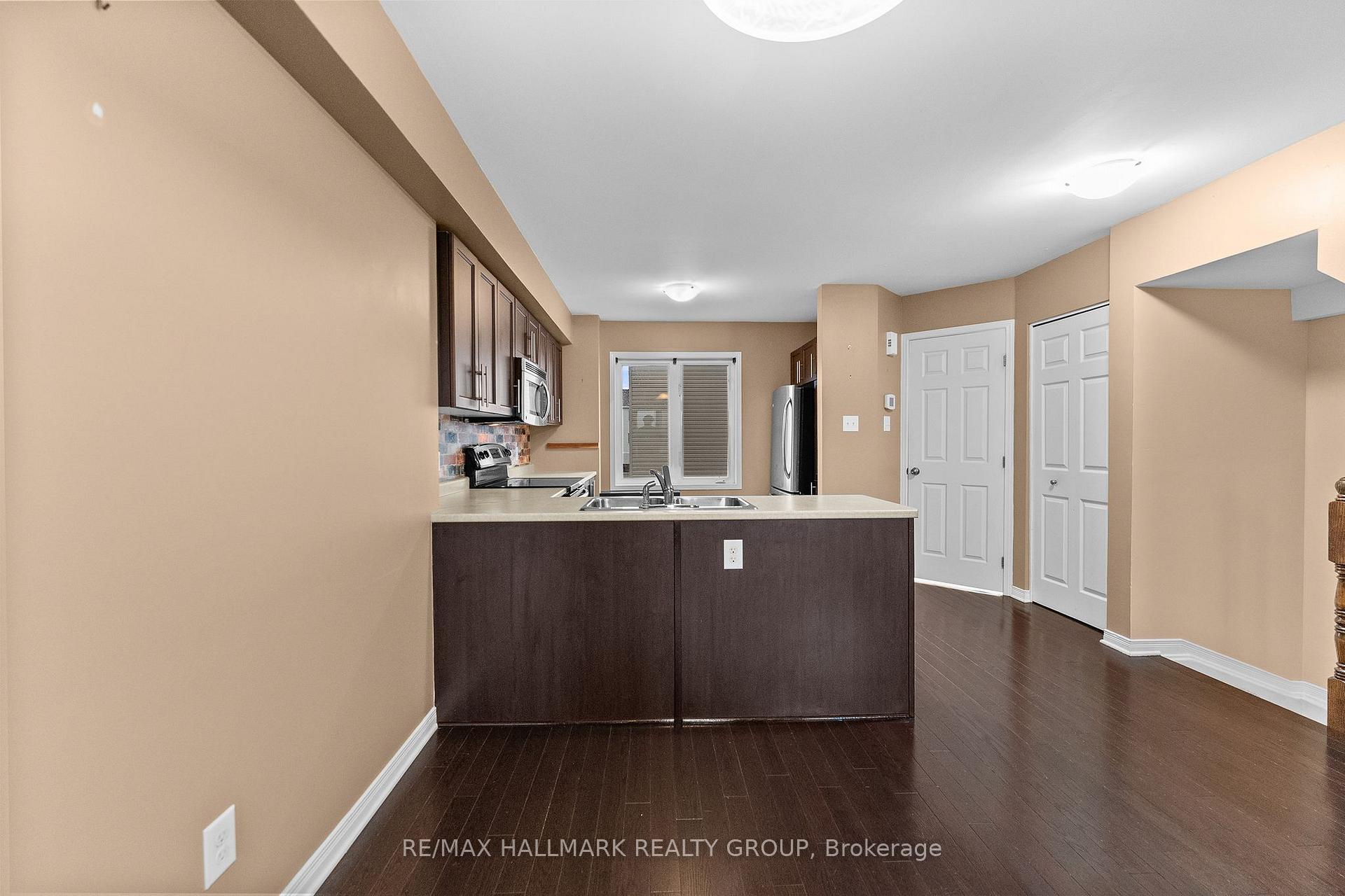 Photo 29 of 584 Simran Private, Ottawa, Barrhaven - Cedargrove/Fraserdale — HOMEH